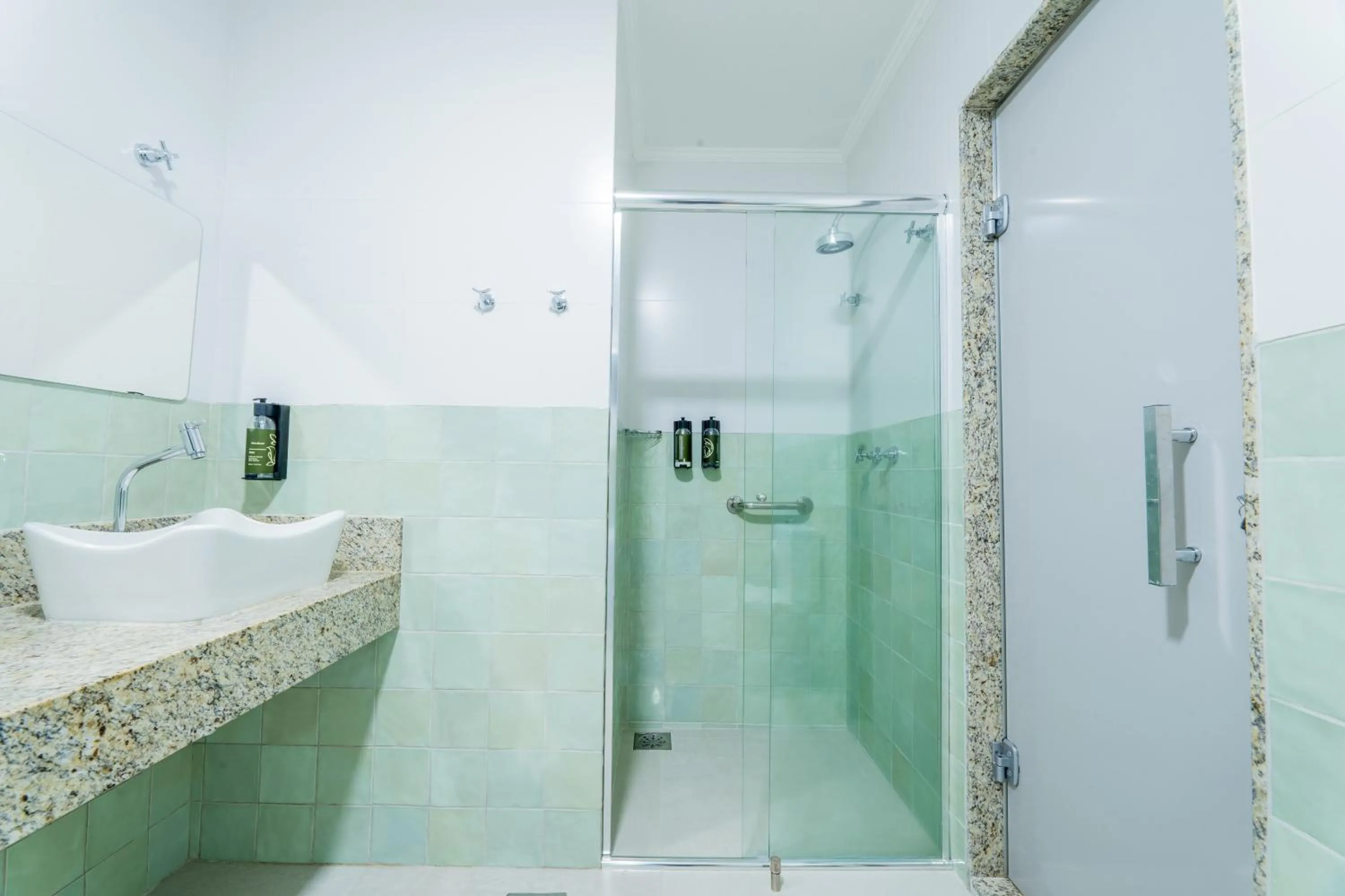 Shower in Pousada Cabore