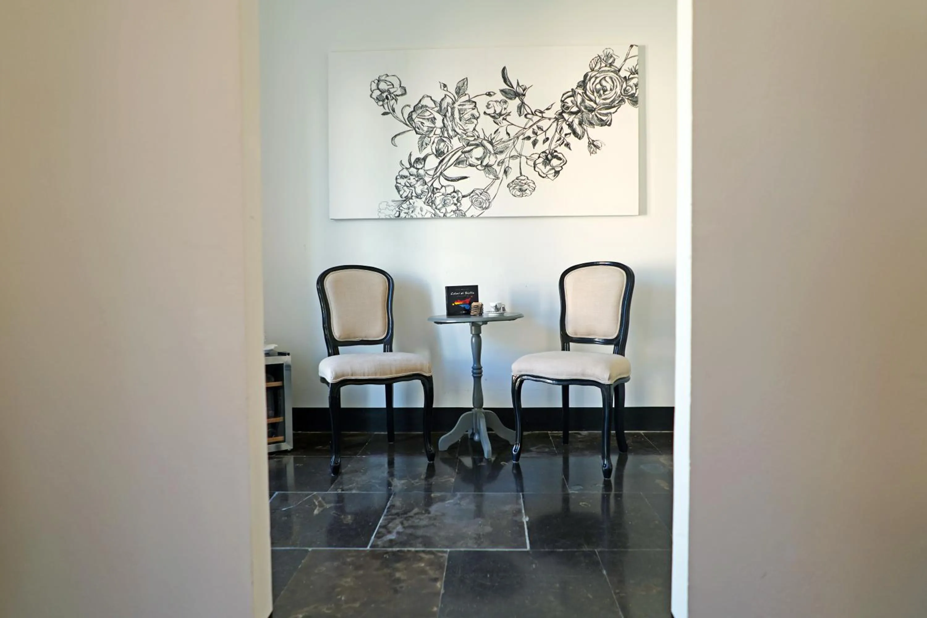 Photo of the whole room in neropece