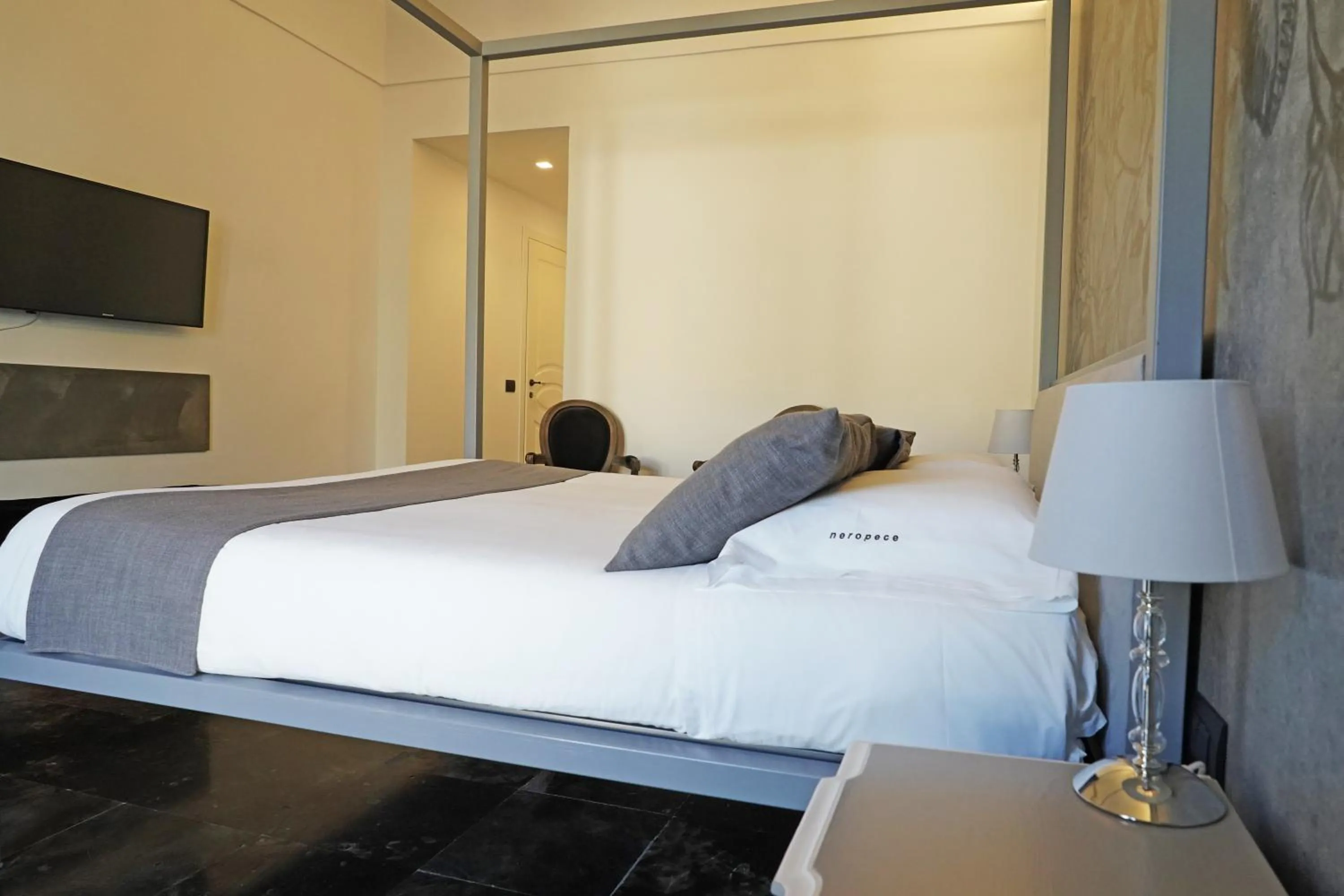 Bed in neropece