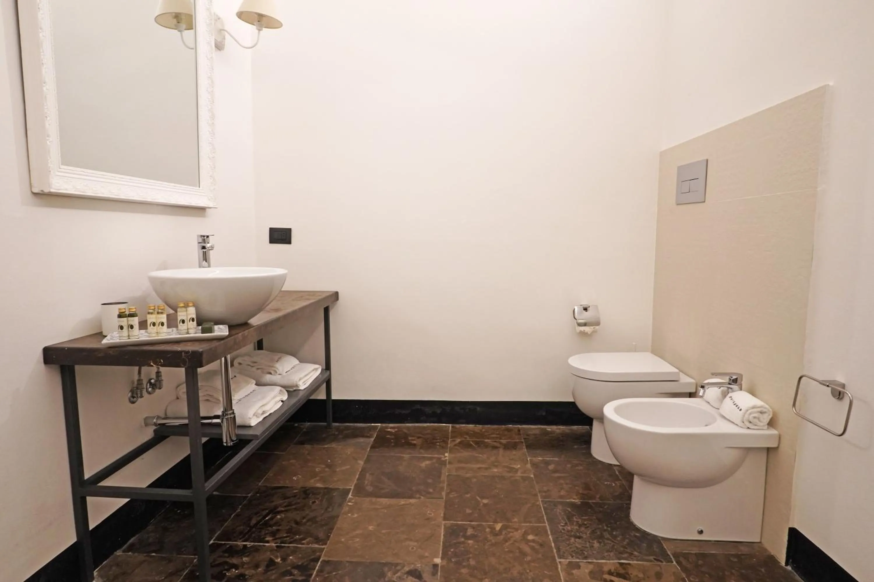 Bathroom in neropece