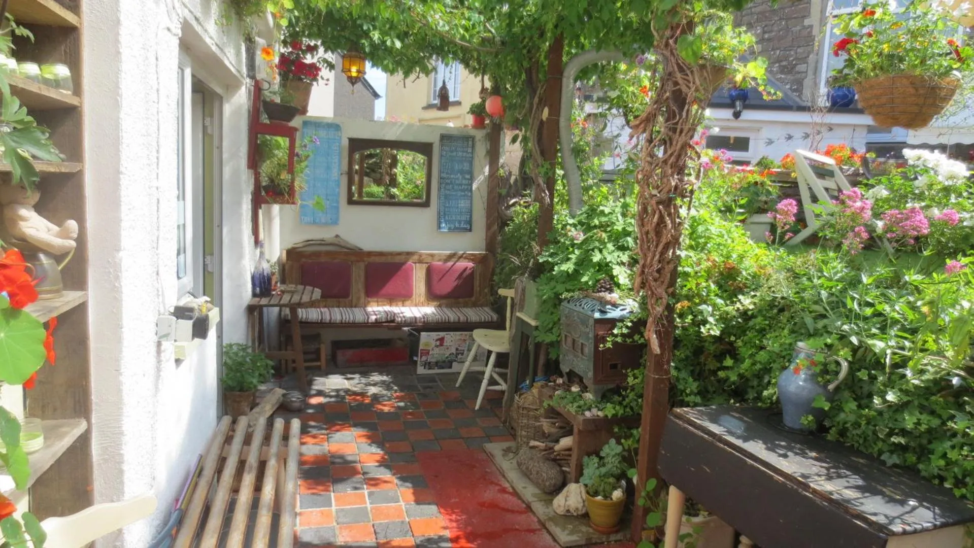 Hamilton Lodge - Cottage sleeps 8