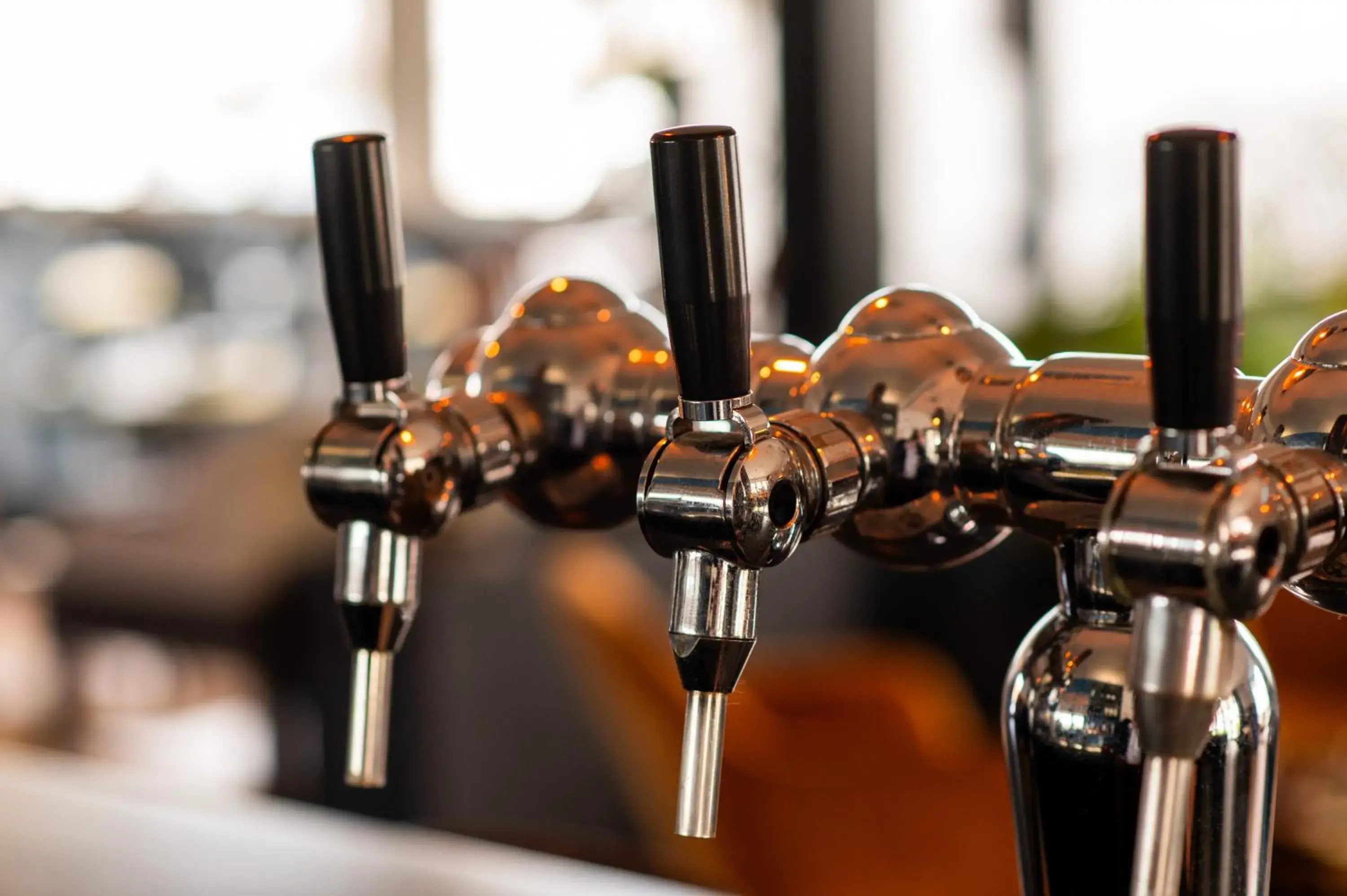 Lounge or bar in The Originals Boutique, Hôtel Victoria, Châtelaillon-Plage Lounge or bar in The Originals Boutique, Hôtel Victoria, Châtelaillon-Plage