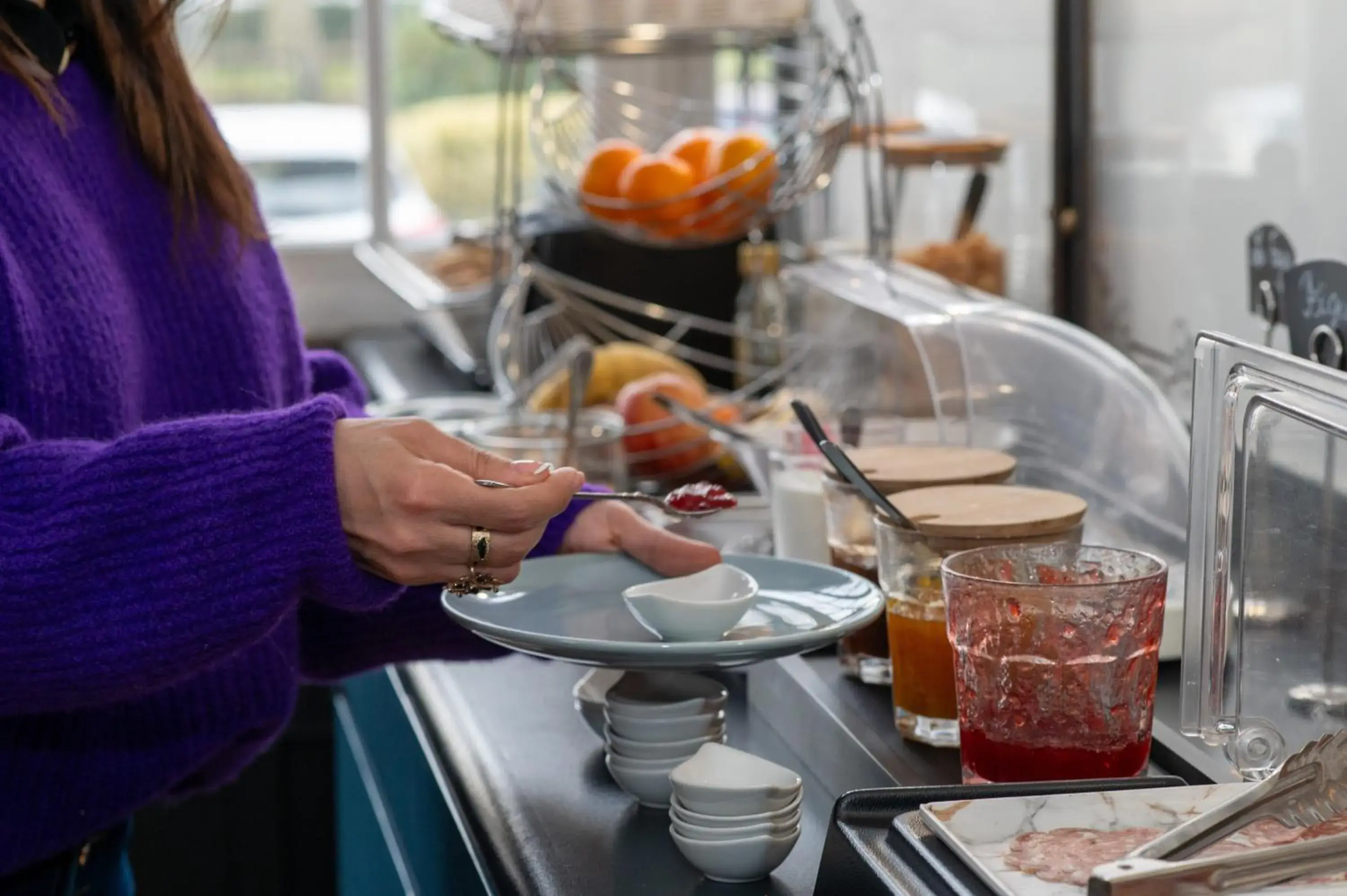 Breakfast in The Originals Boutique, Hôtel Victoria, Châtelaillon-Plage Breakfast in The Originals Boutique, Hôtel Victoria, Châtelaillon-Plage
