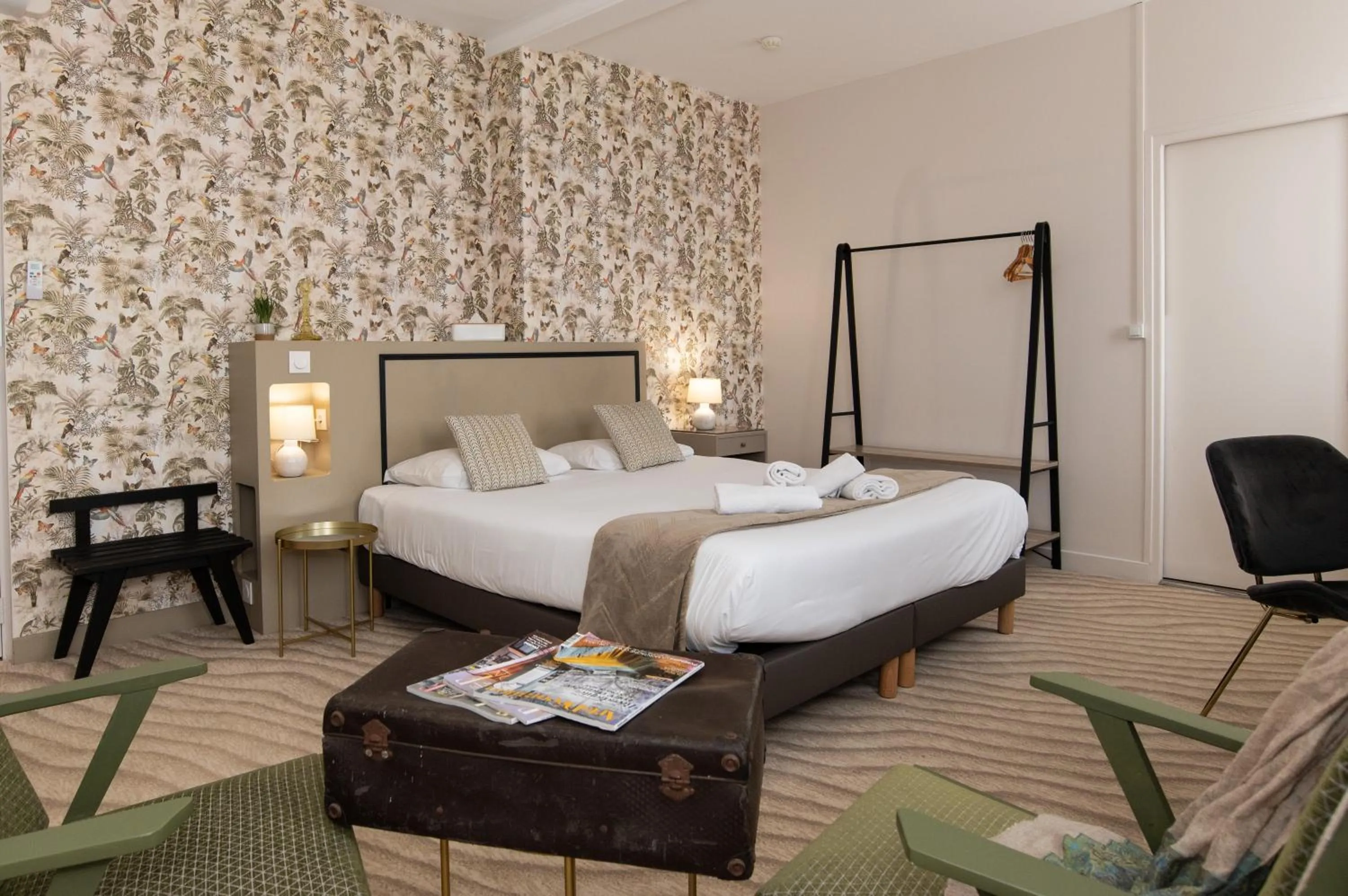 Decorative detail, Bed in The Originals Boutique, Hôtel Victoria, Châtelaillon-Plage