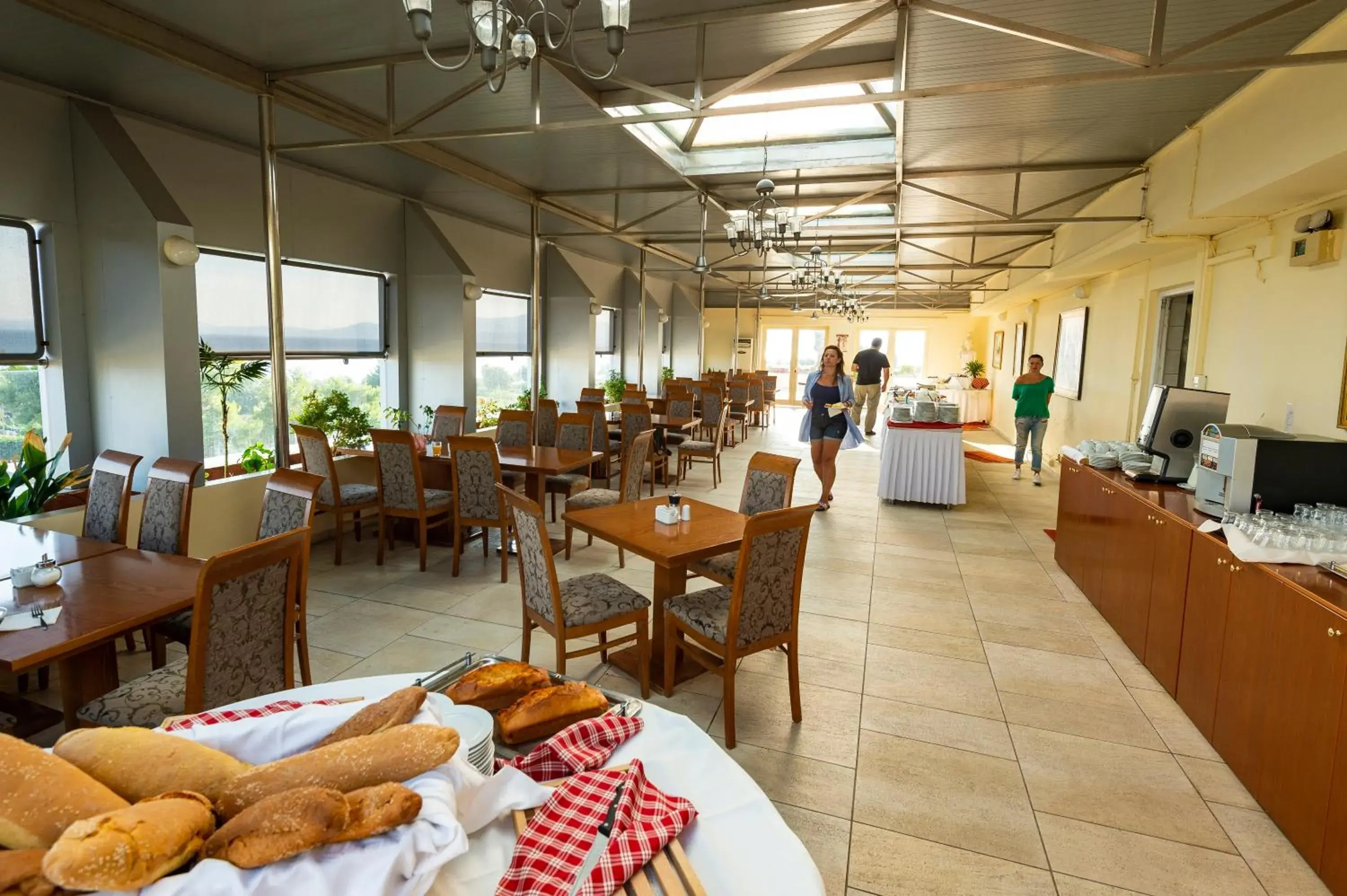Restaurant/places to eat in Dolphin Resort & Conference Restaurant/places to eat in Dolphin Resort & Conference