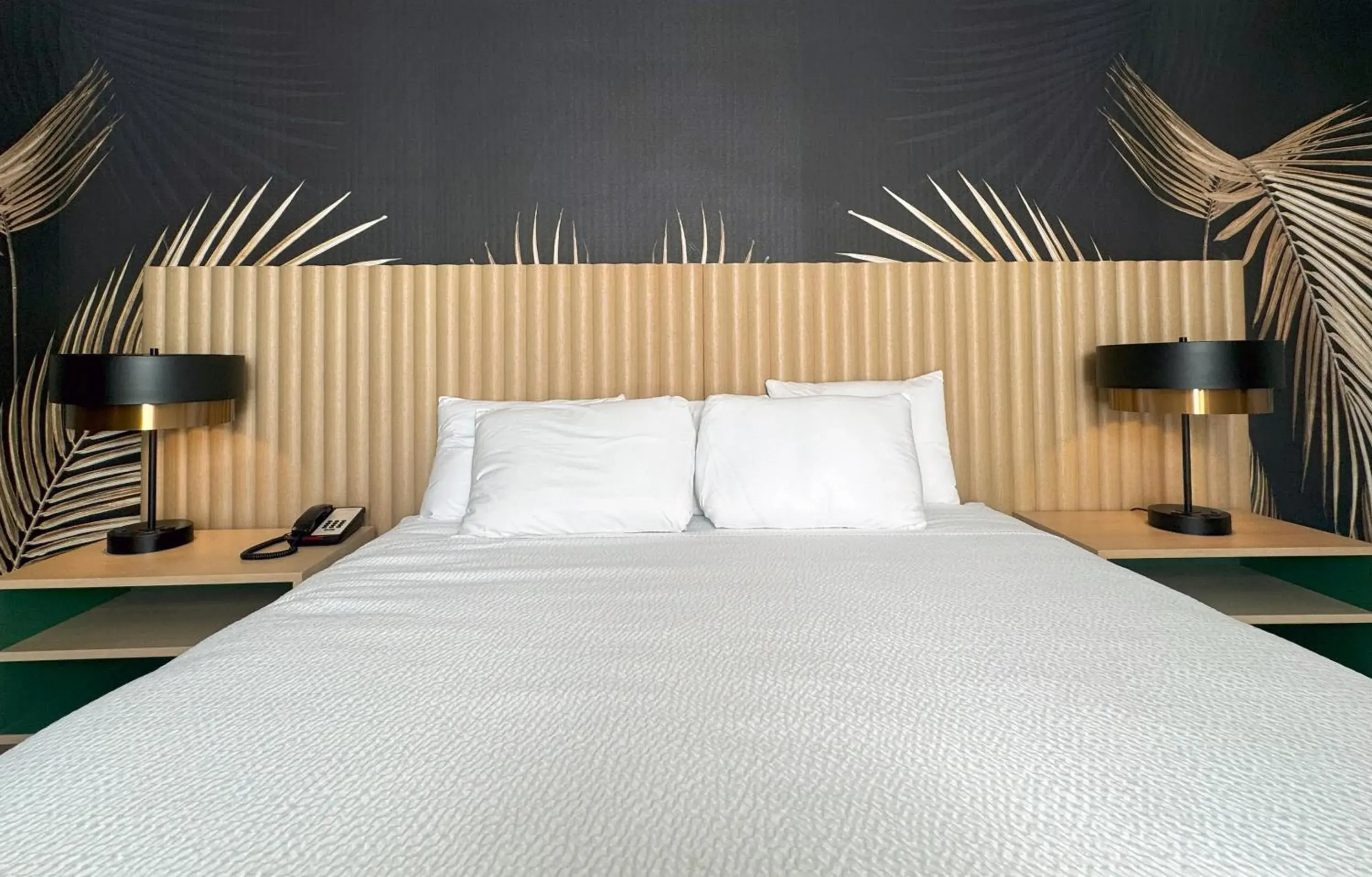 Bed in The Harrison Downtown Hollywood Bed in The Harrison Downtown Hollywood