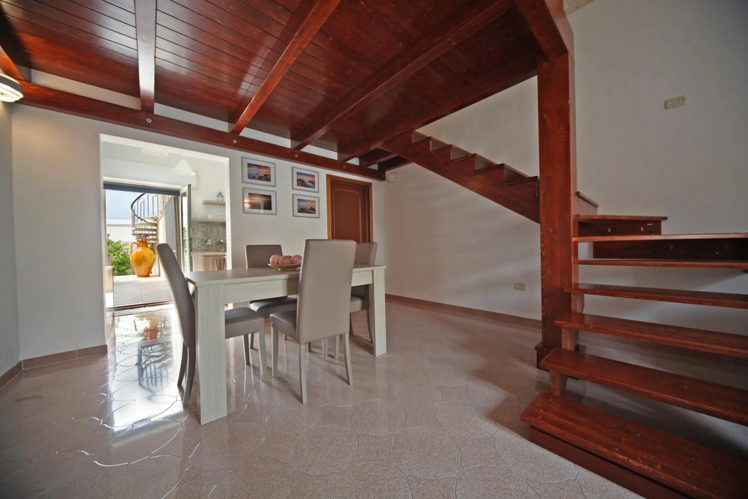 Seating area in La Buona Creanza by Jdvacanze