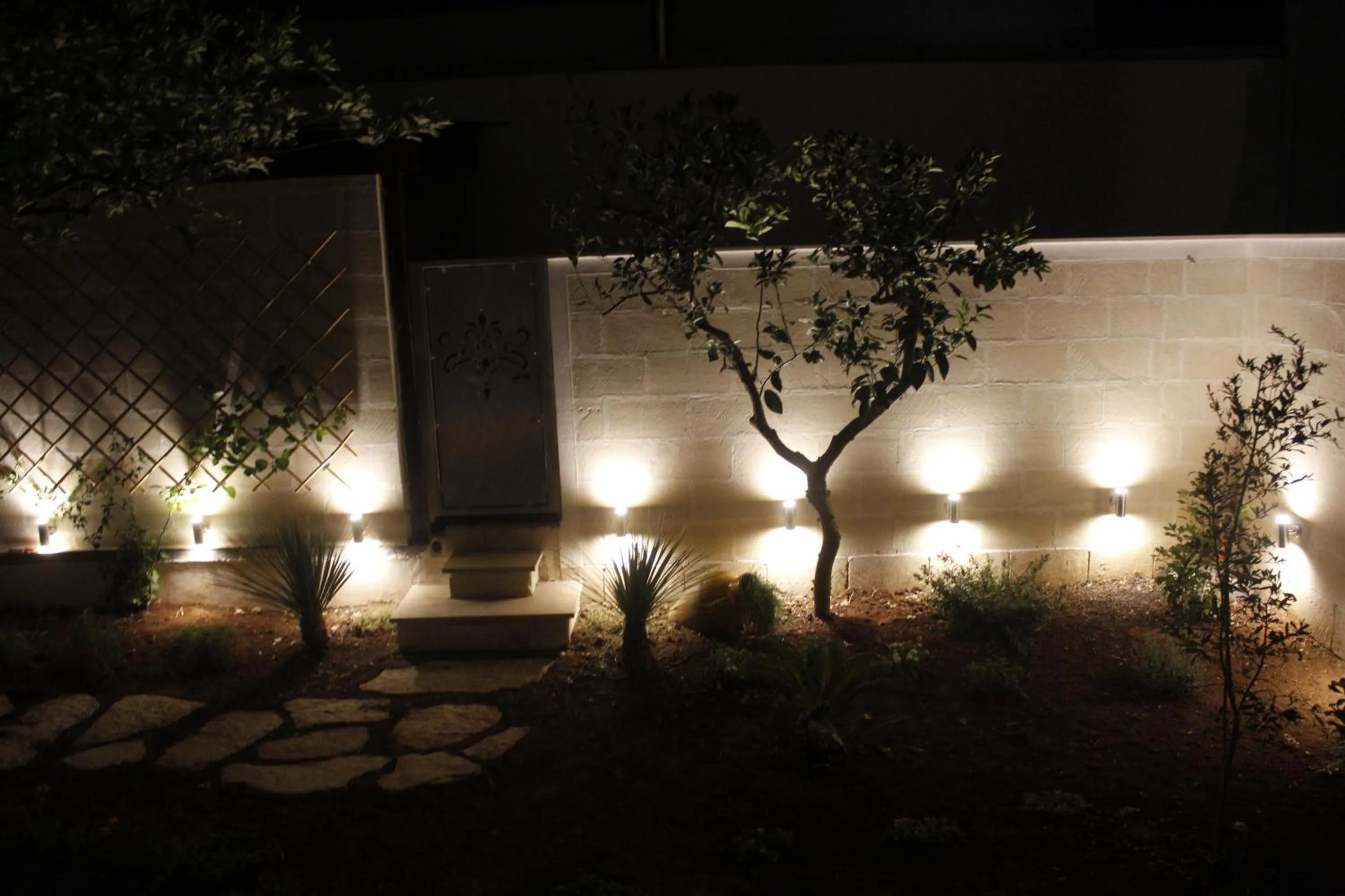 Garden in La Buona Creanza by Jdvacanze