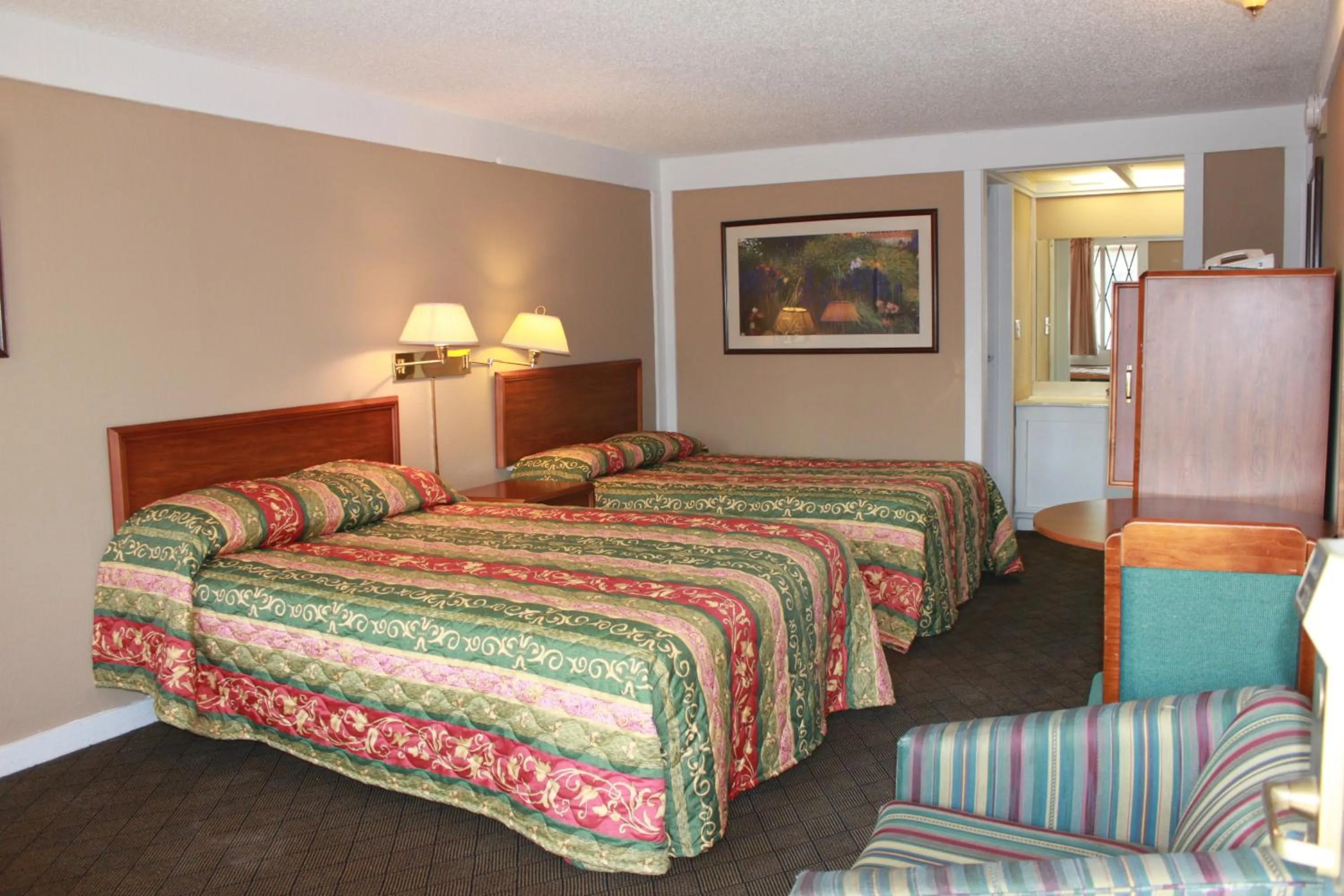 Bedroom, Bed in Knights Inn Indianapolis