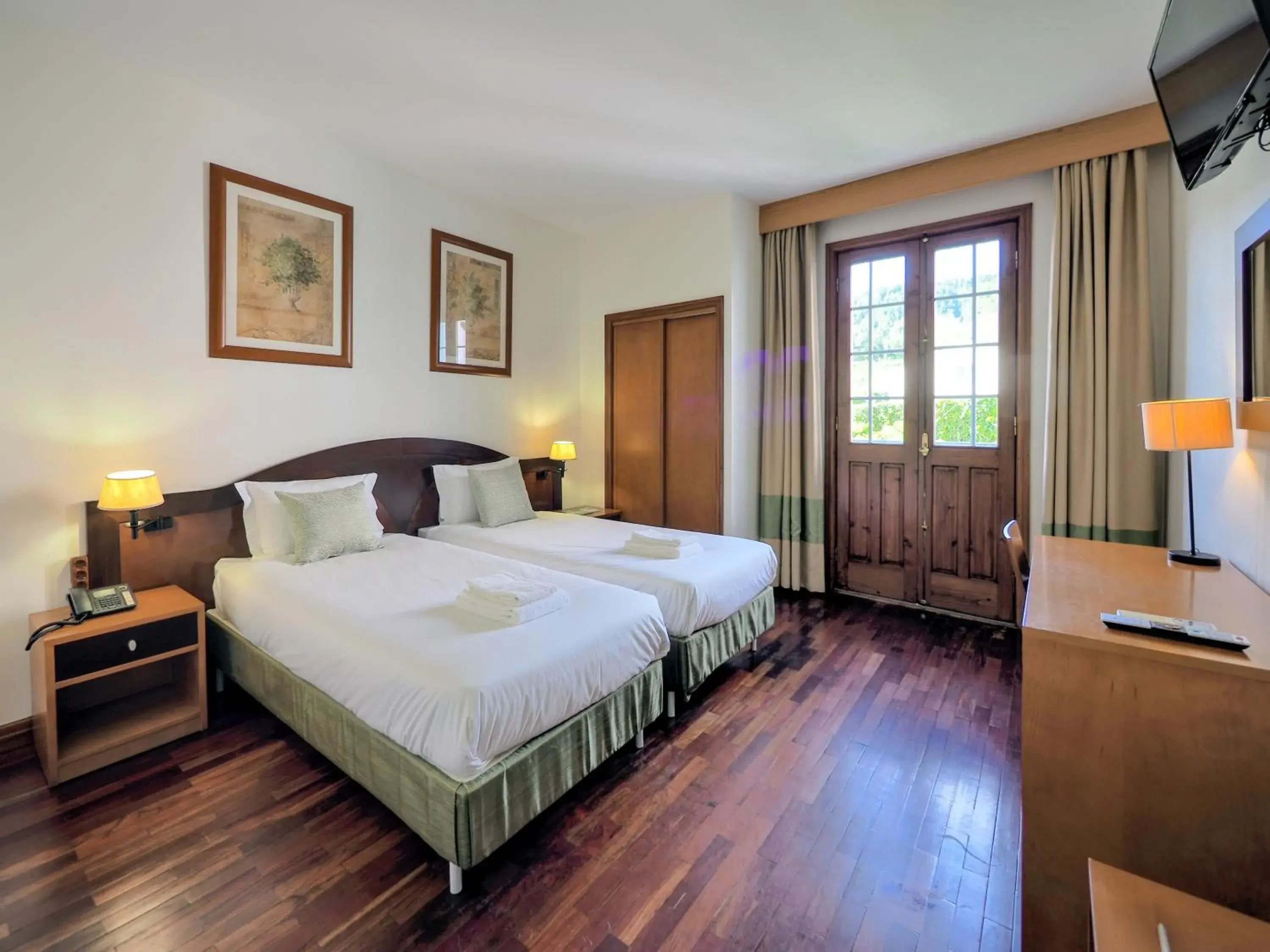 Twin Room - single occupancy in Hotel Vale Verde Twin Room - single occupancy in Hotel Vale Verde