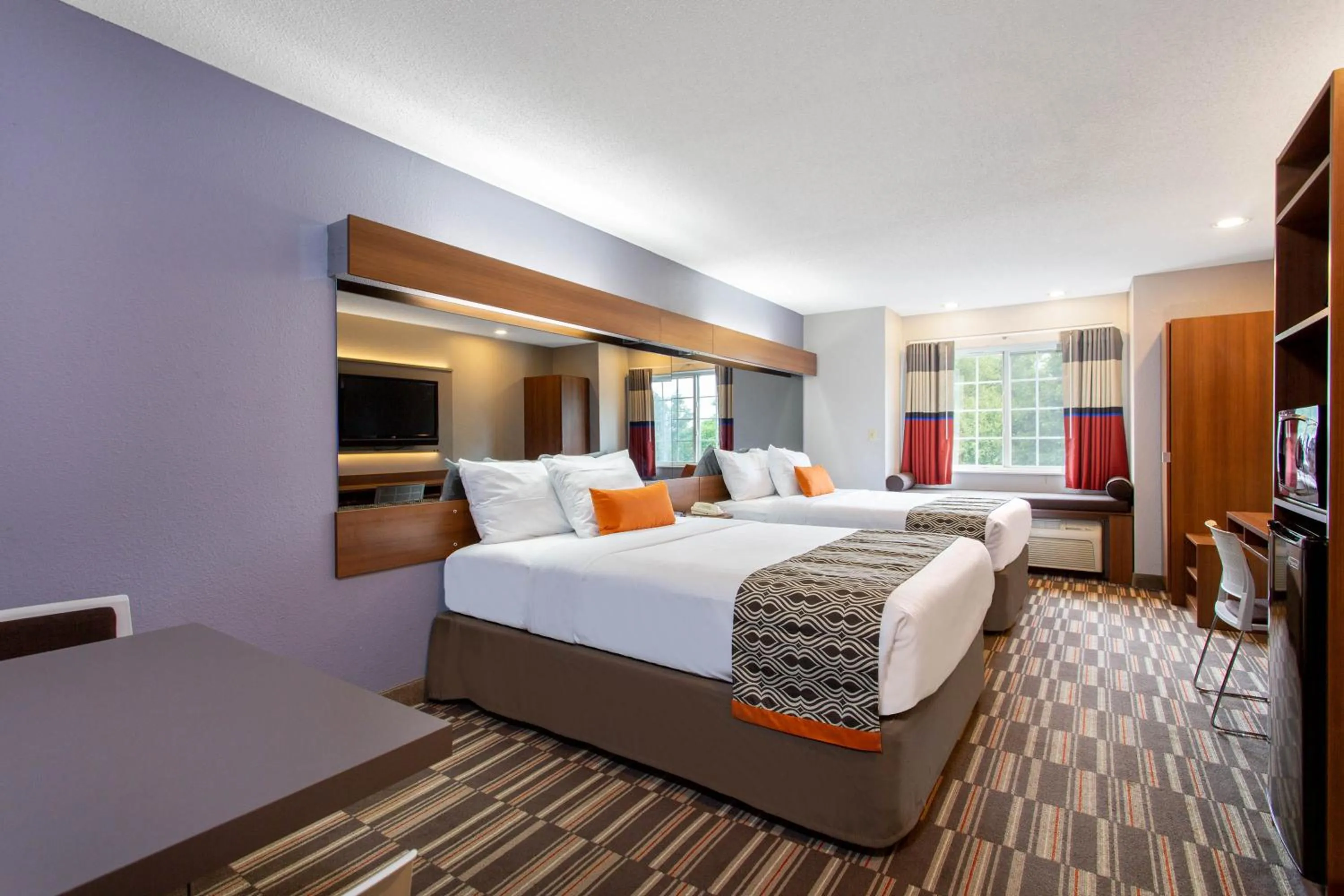 Bedroom, Bed in Microtel Inn & Suites by Wyndham Philadelphia Airport