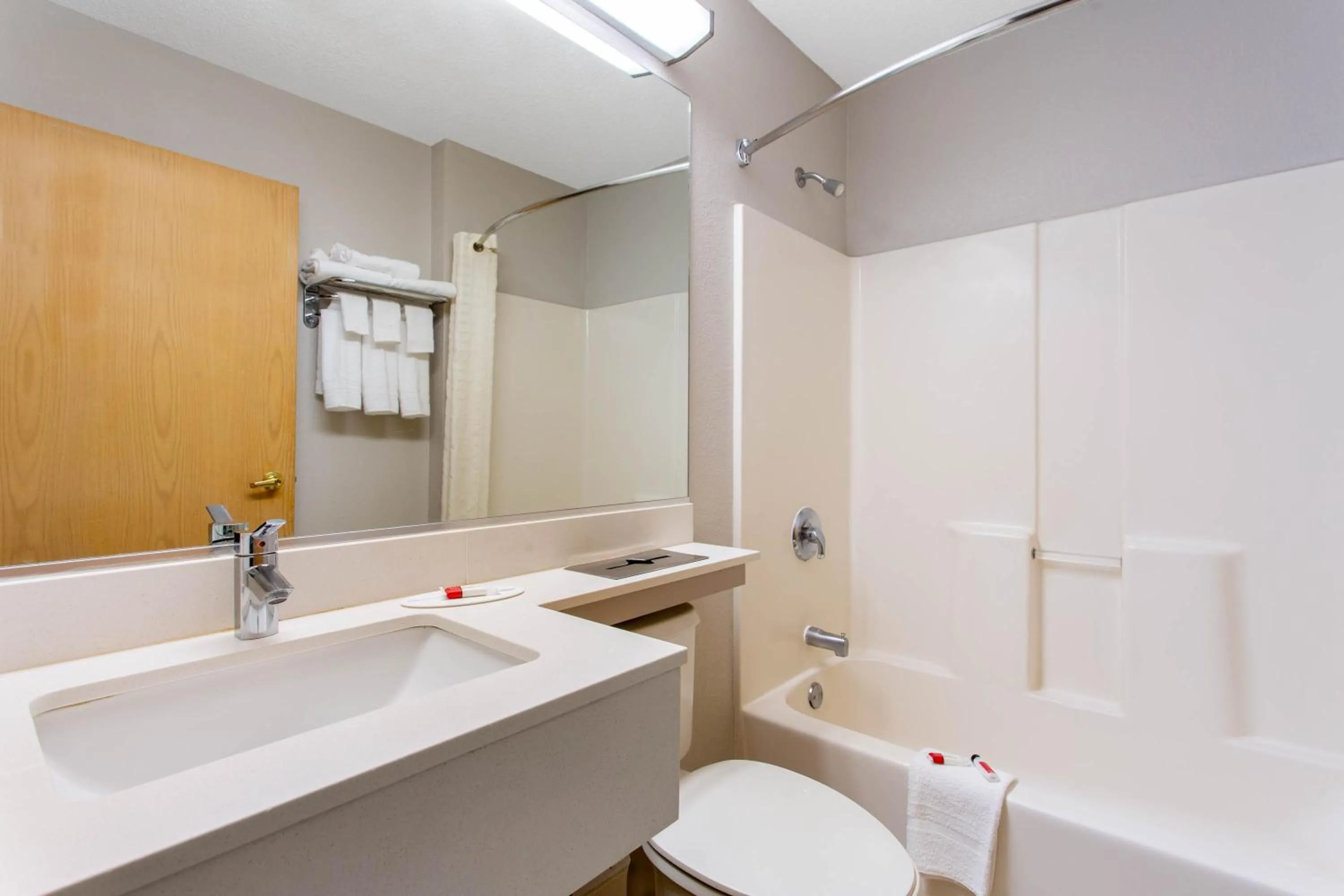 Bathroom in Microtel Inn & Suites by Wyndham Philadelphia Airport