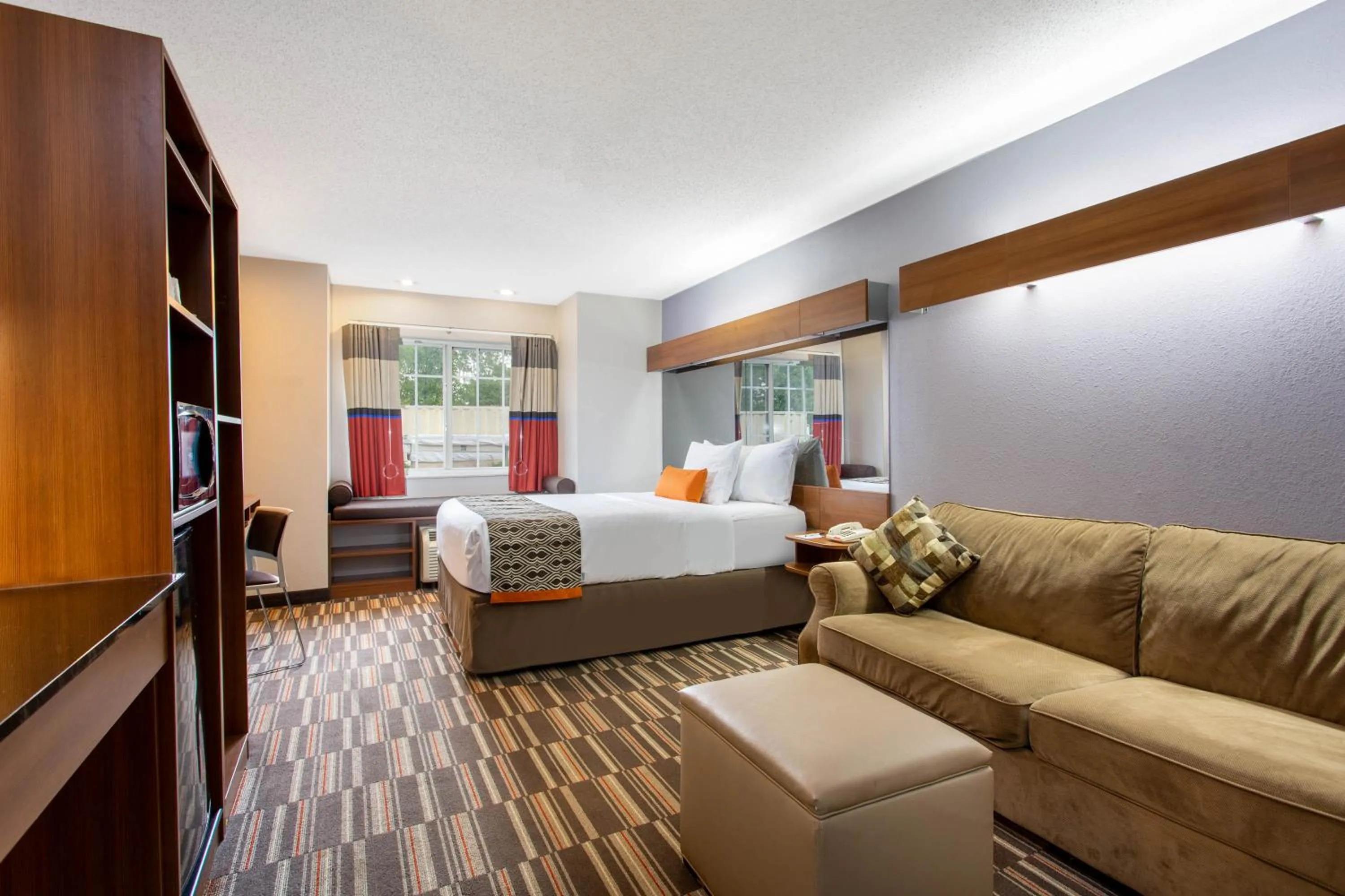 Bedroom, Bed in Microtel Inn & Suites by Wyndham Philadelphia Airport