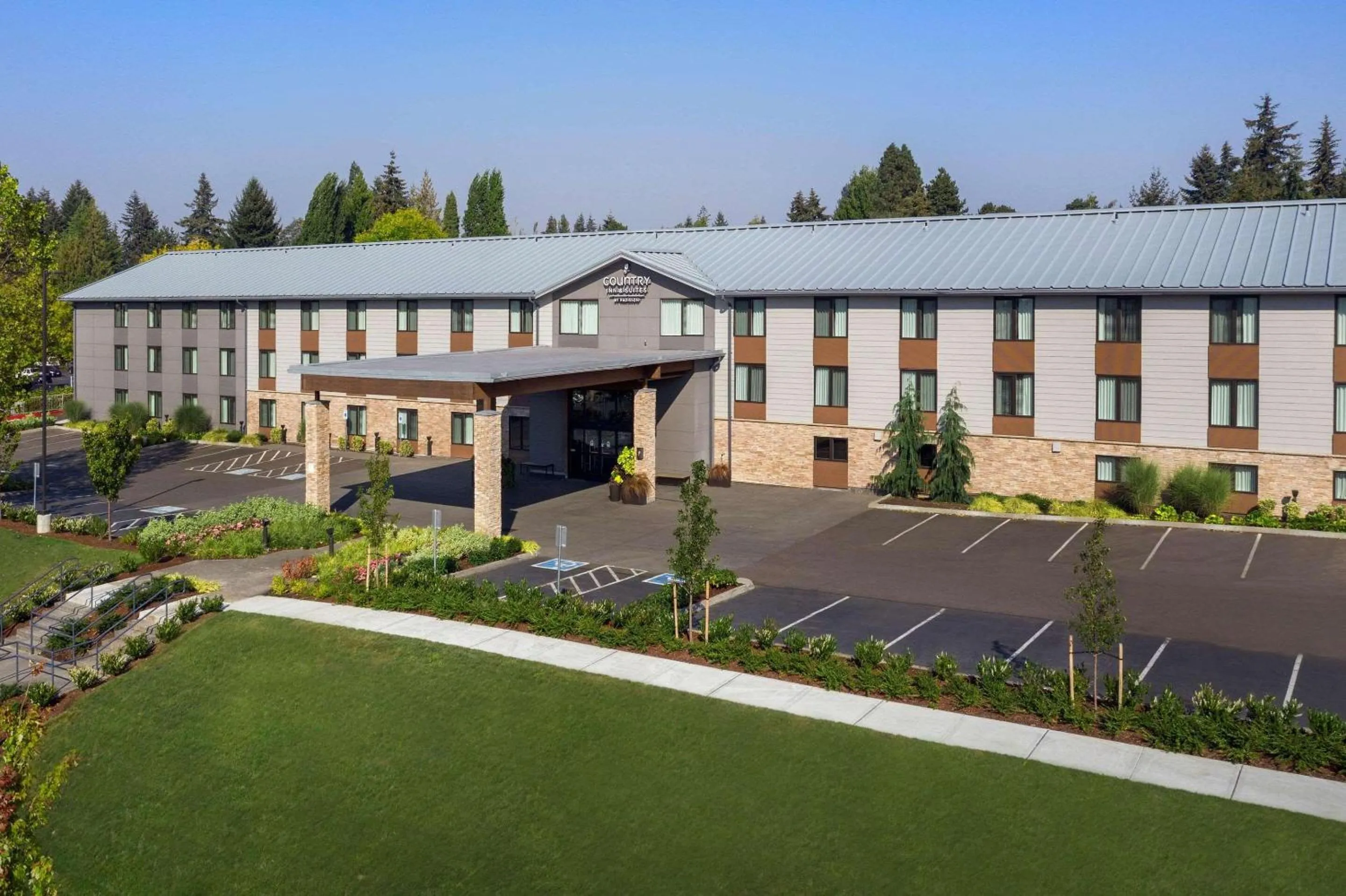 Property building in Country Inn & Suites by Radisson, Seattle-Tacoma International Airport, WA