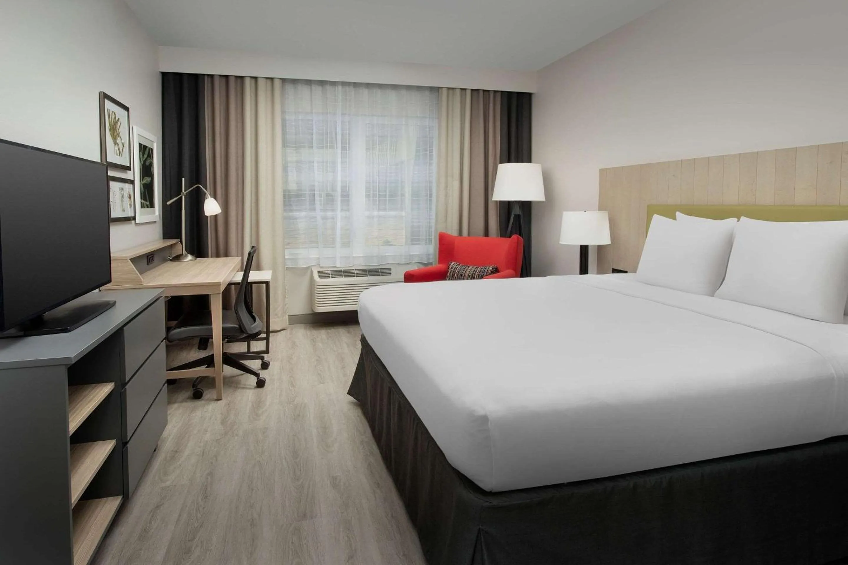 Bedroom, Bed in Country Inn & Suites by Radisson, Seattle-Tacoma International Airport, WA