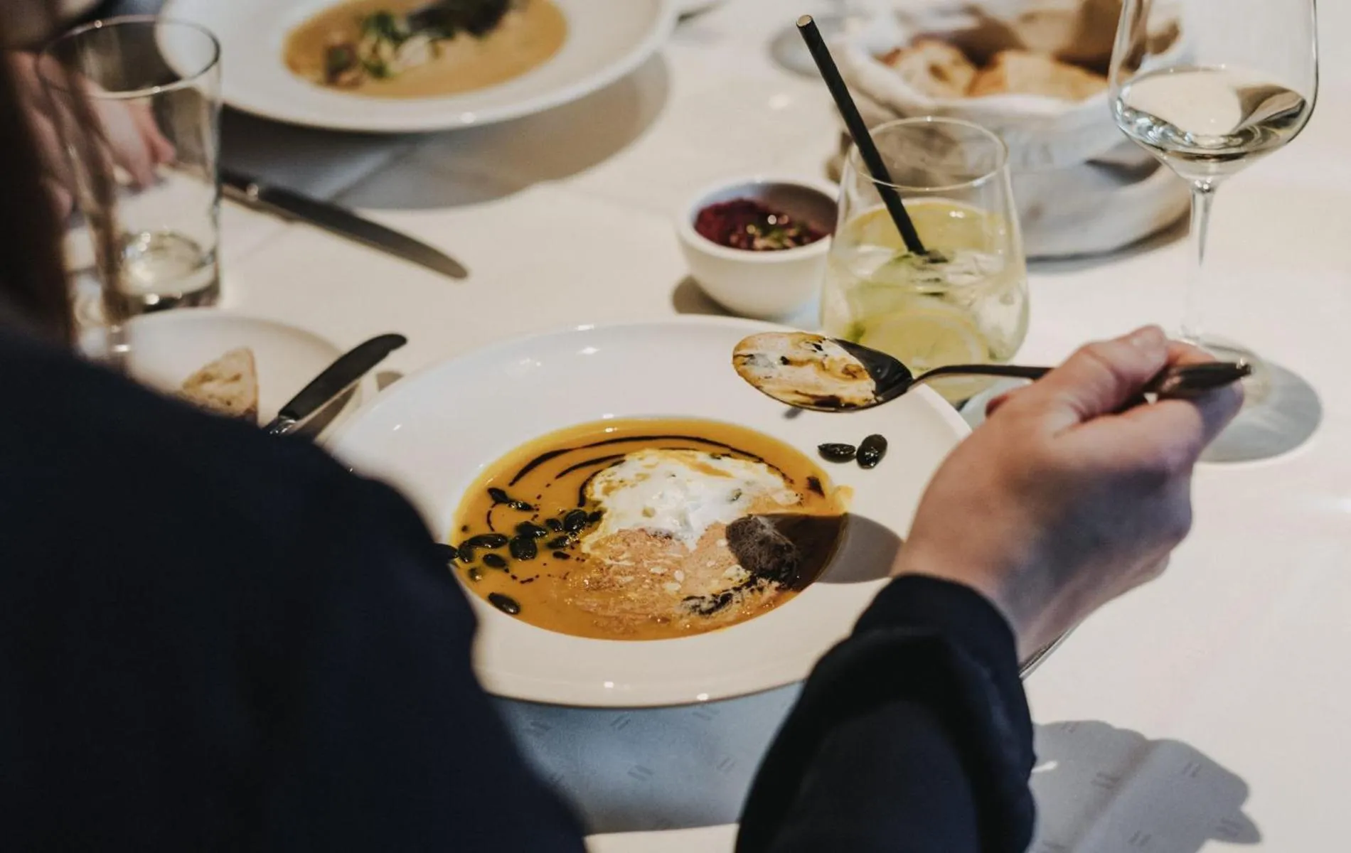 Restaurant/places to eat in Wein Erlebnis Hotel Maimühle