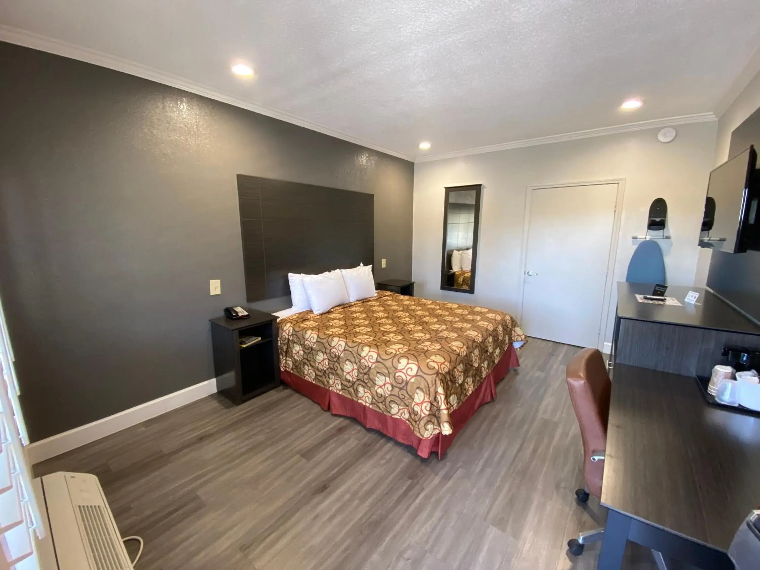 Bed in Budget Inn of Hayward Bed in Budget Inn of Hayward