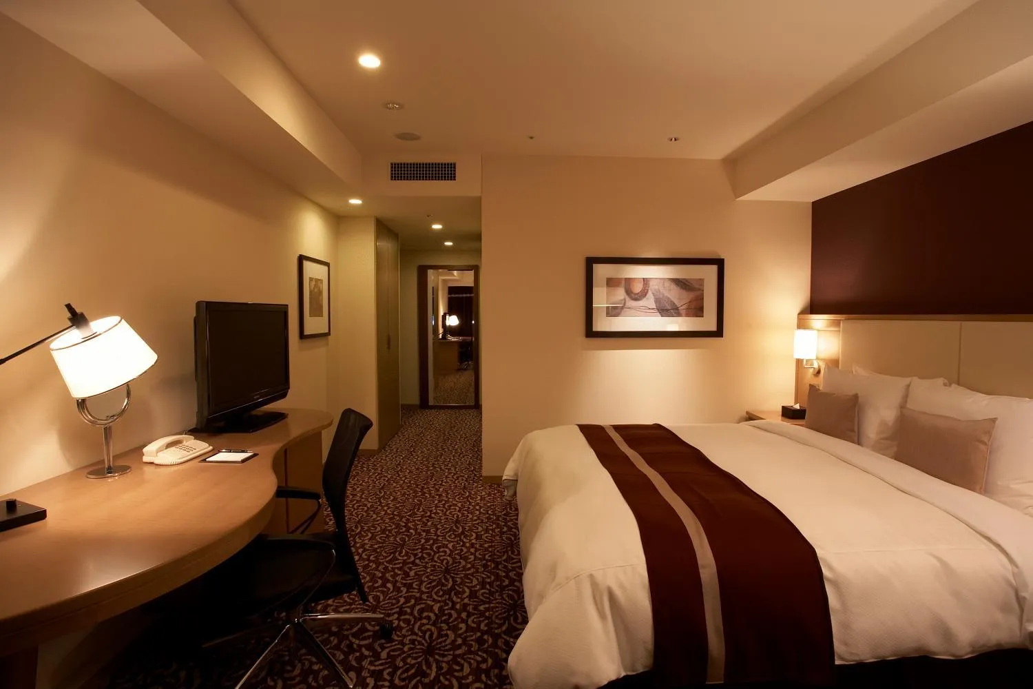 Photo of the whole room, Bed in Hotel Ryumeikan Tokyo