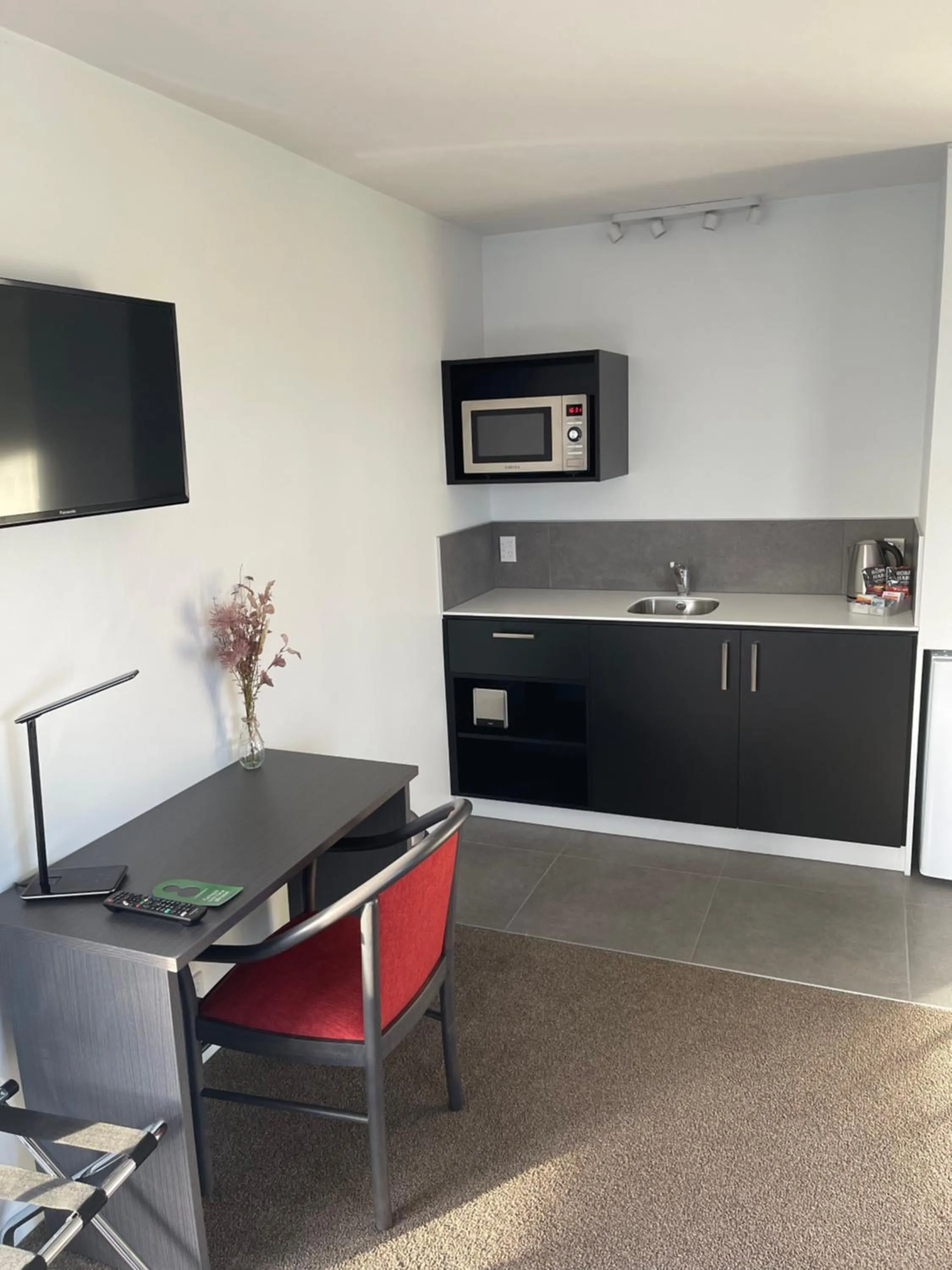 Kitchen or kitchenette in Carnmore Hagley Park
