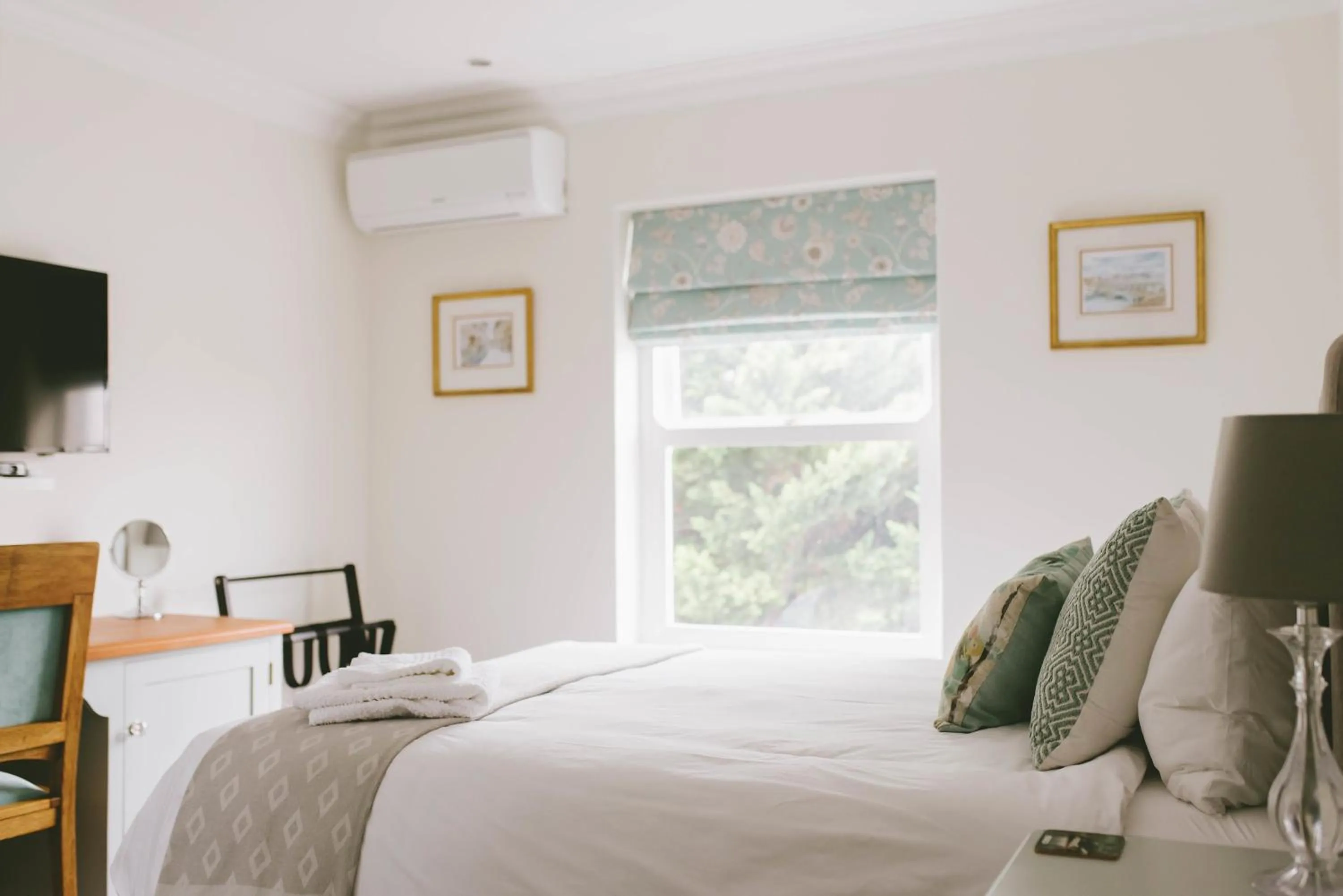 Bed in The Victorian Goose