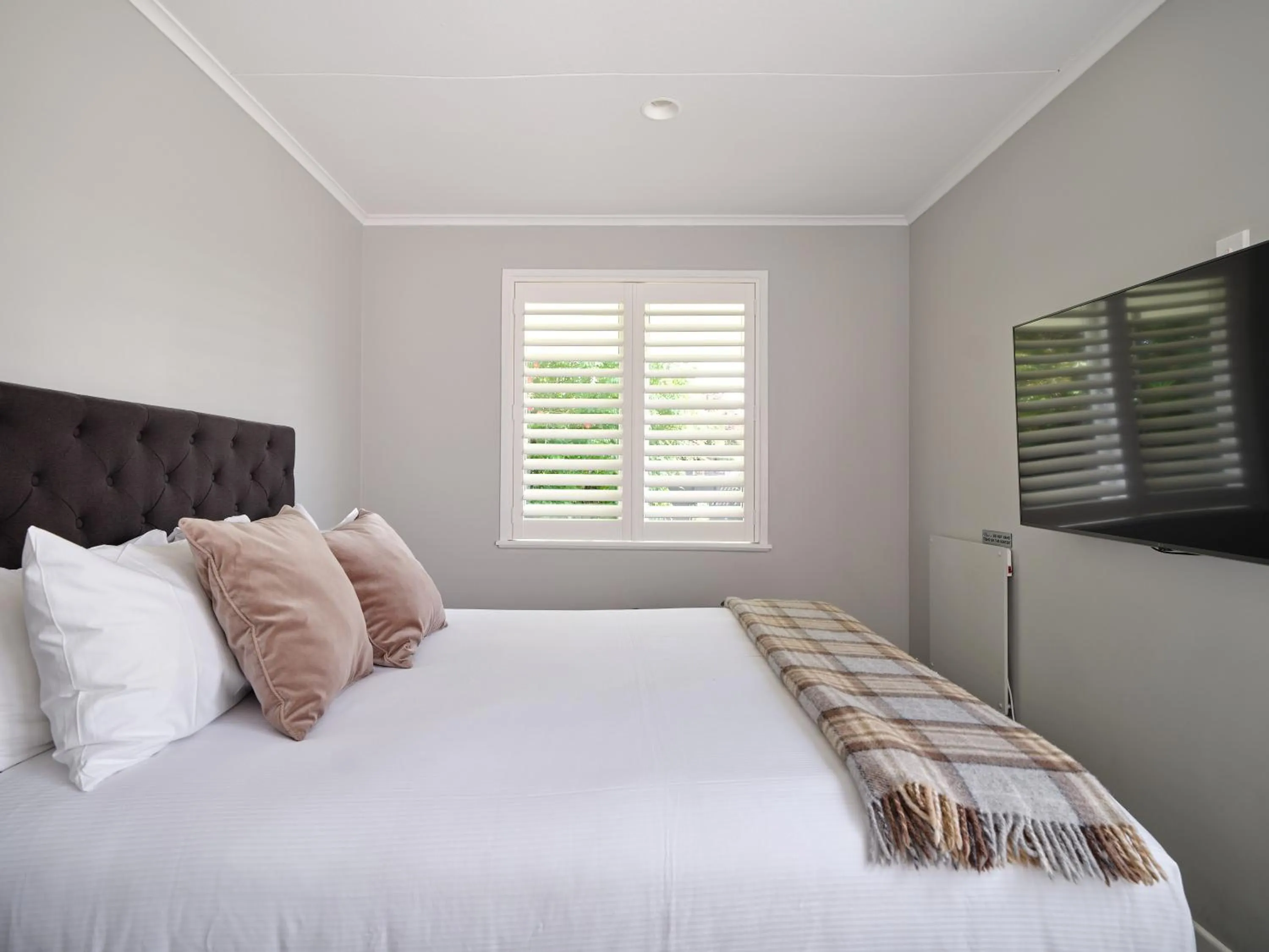 Bed in Suncourt Hotel & Conference Centre