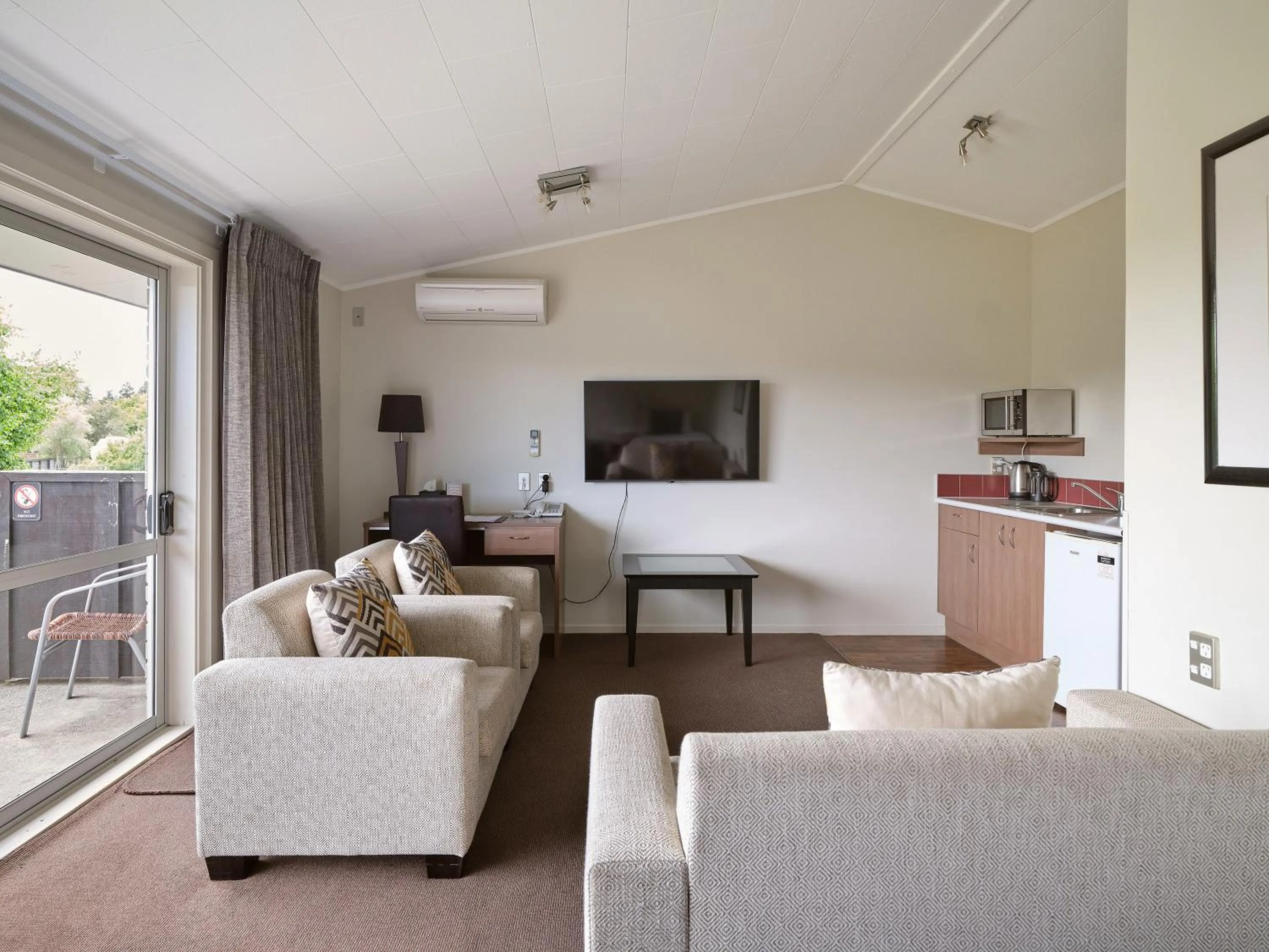 Suncourt Hotel & Conference Centre