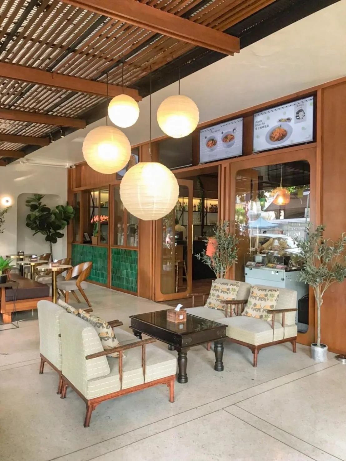 Restaurant/places to eat in The 3sis Hotel