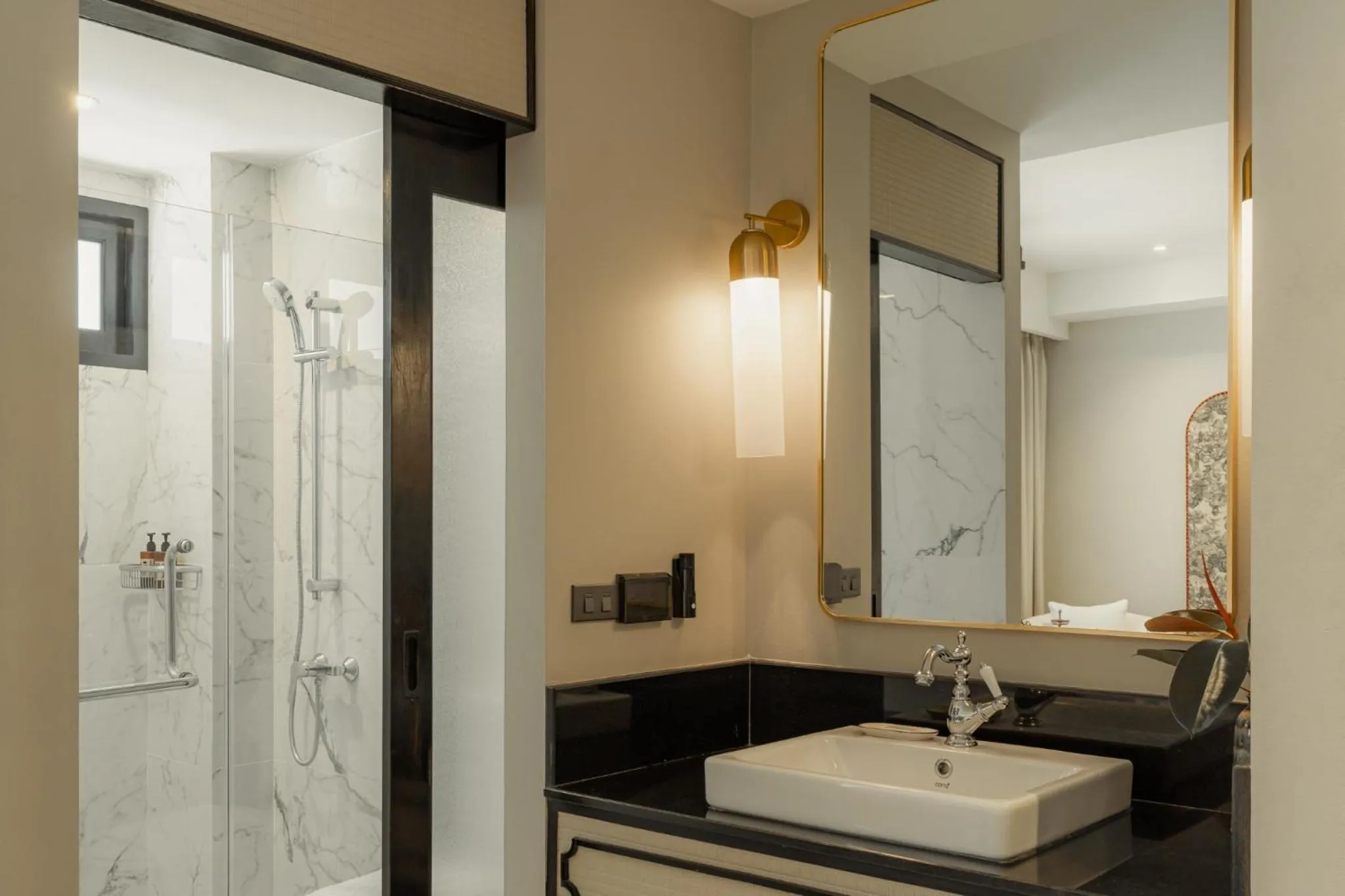 Shower in The 3sis Hotel