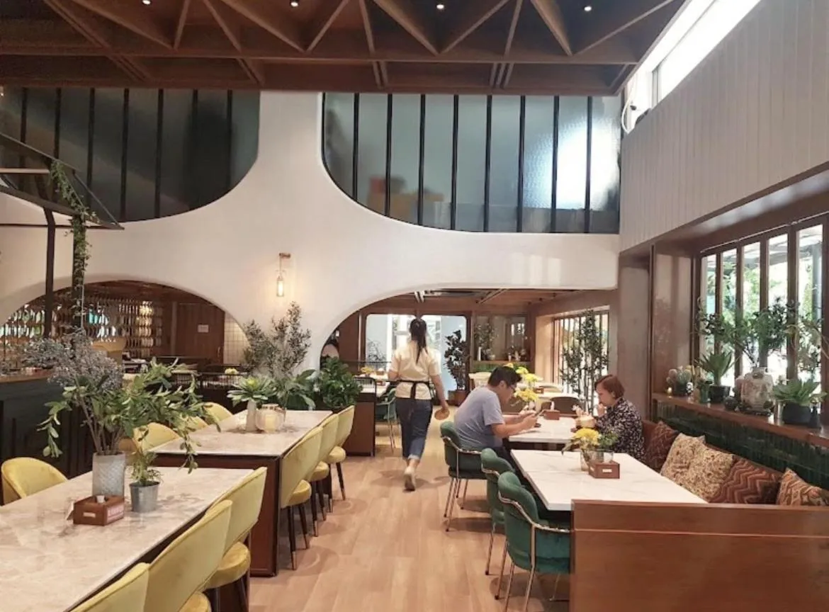 Restaurant/places to eat in The 3sis Hotel