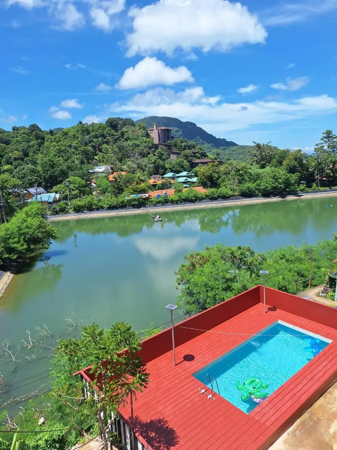 Swimming pool in Phi Phi Green Hill Resort Swimming pool in Phi Phi Green Hill Resort