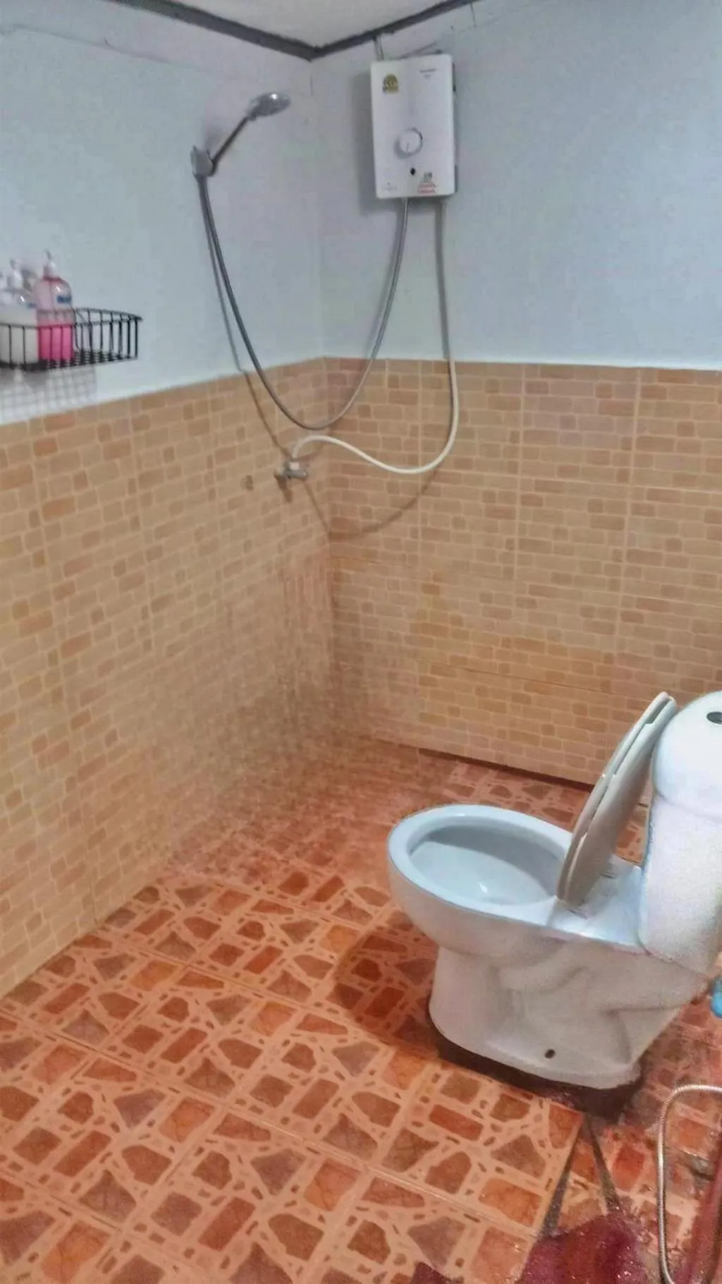 Toilet in Phi Phi Green Hill Resort