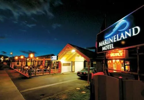 Restaurant/places to eat in Marineland Beachfront Accommodation