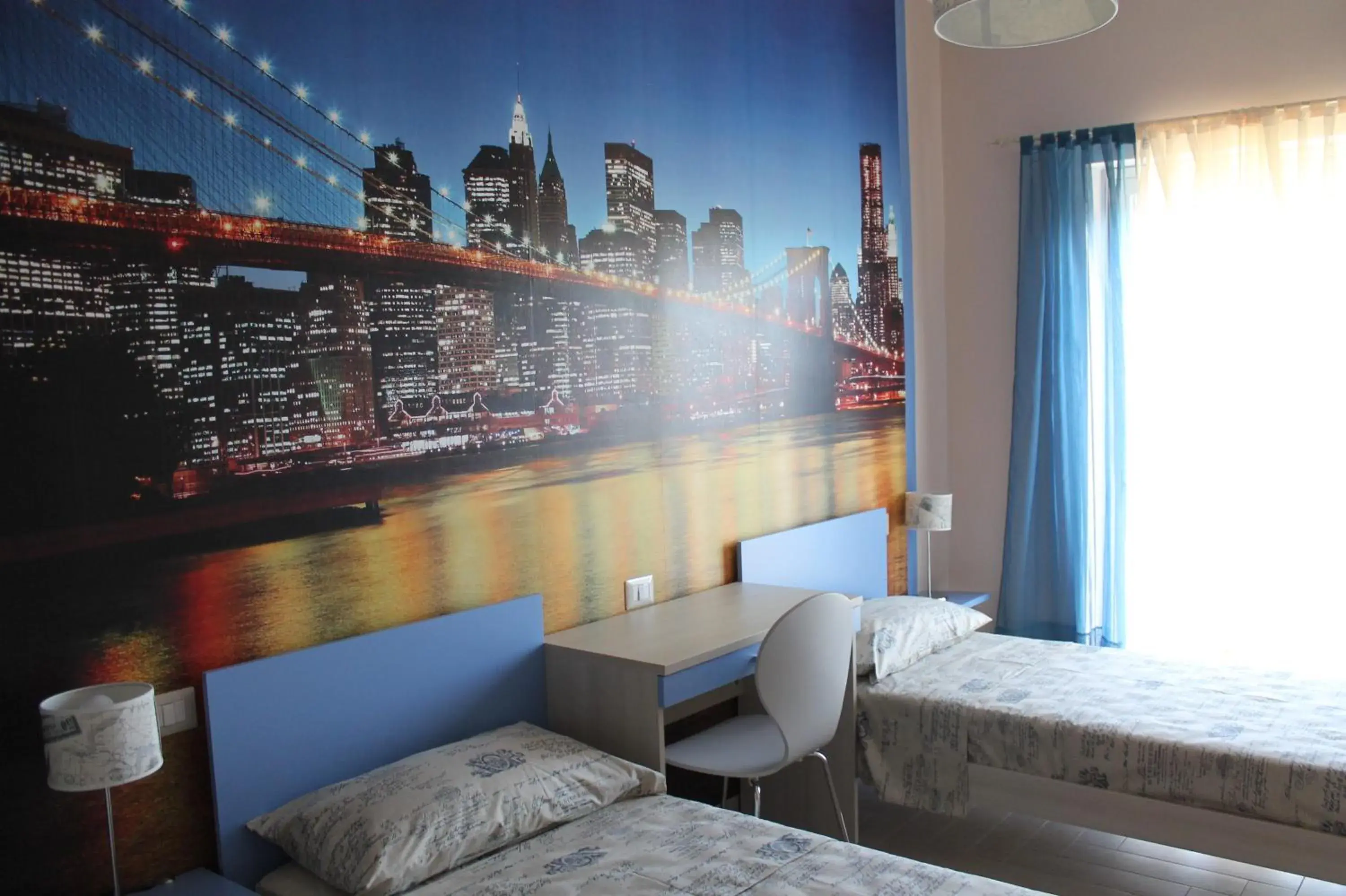 Twin Room with Private Bathroom - single occupancy in B&B Around the World Twin Room with Private Bathroom - single occupancy in B&B Around the World