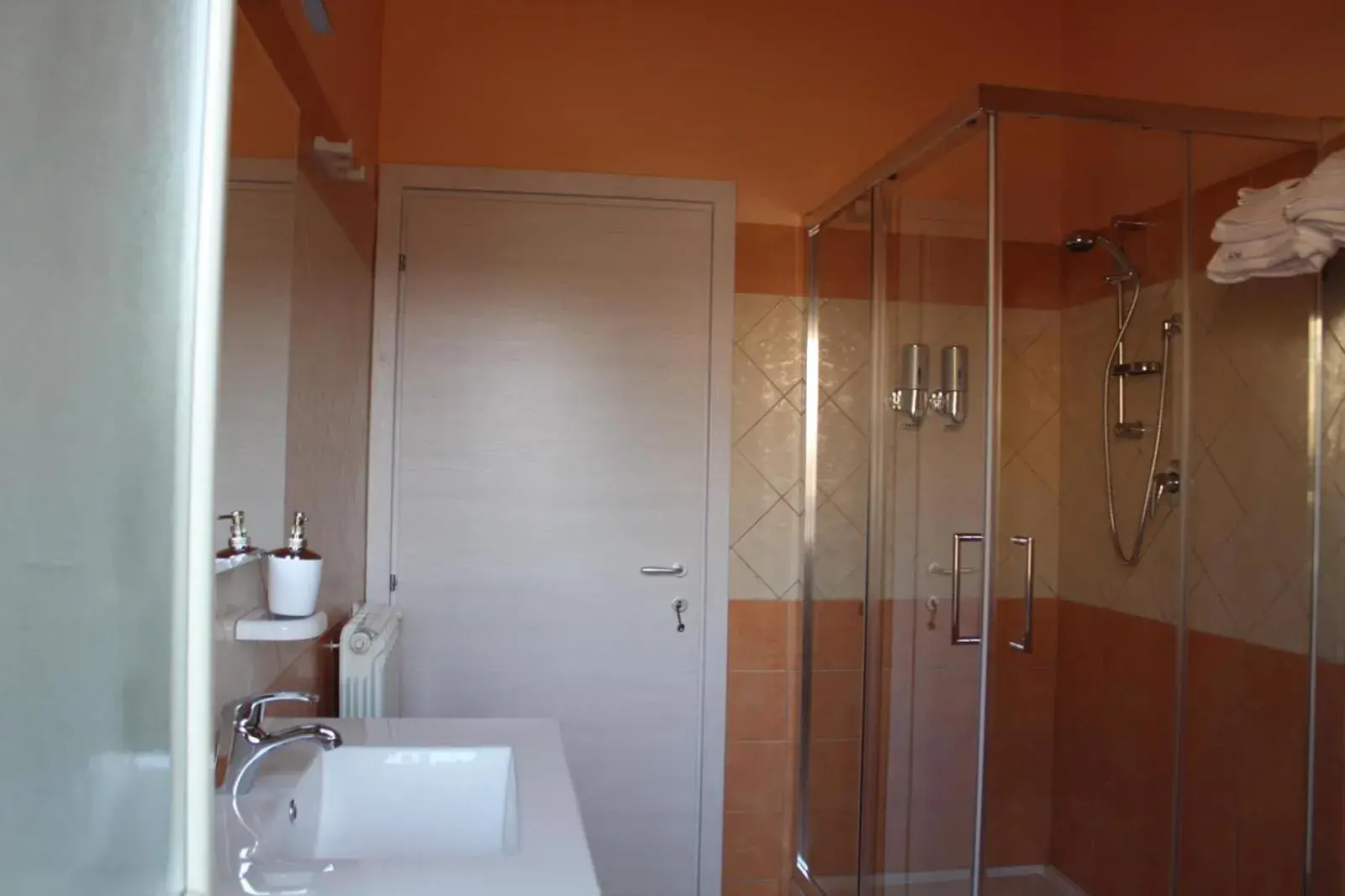 Double or Twin Room - single occupancy in B&B Around the World Double or Twin Room - single occupancy in B&B Around the World