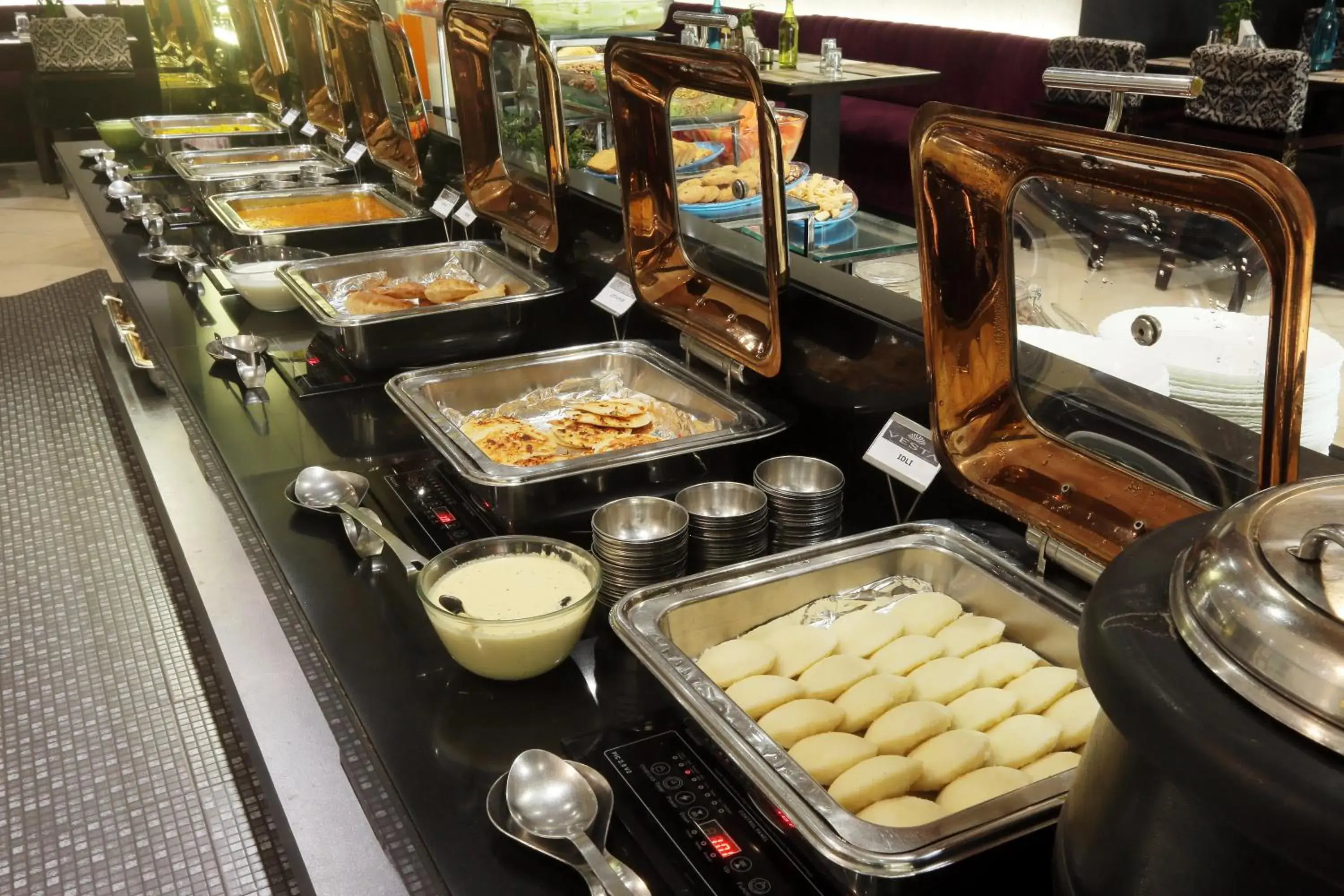 Food and drinks in Vesta Maurya Palace Food and drinks in Vesta Maurya Palace