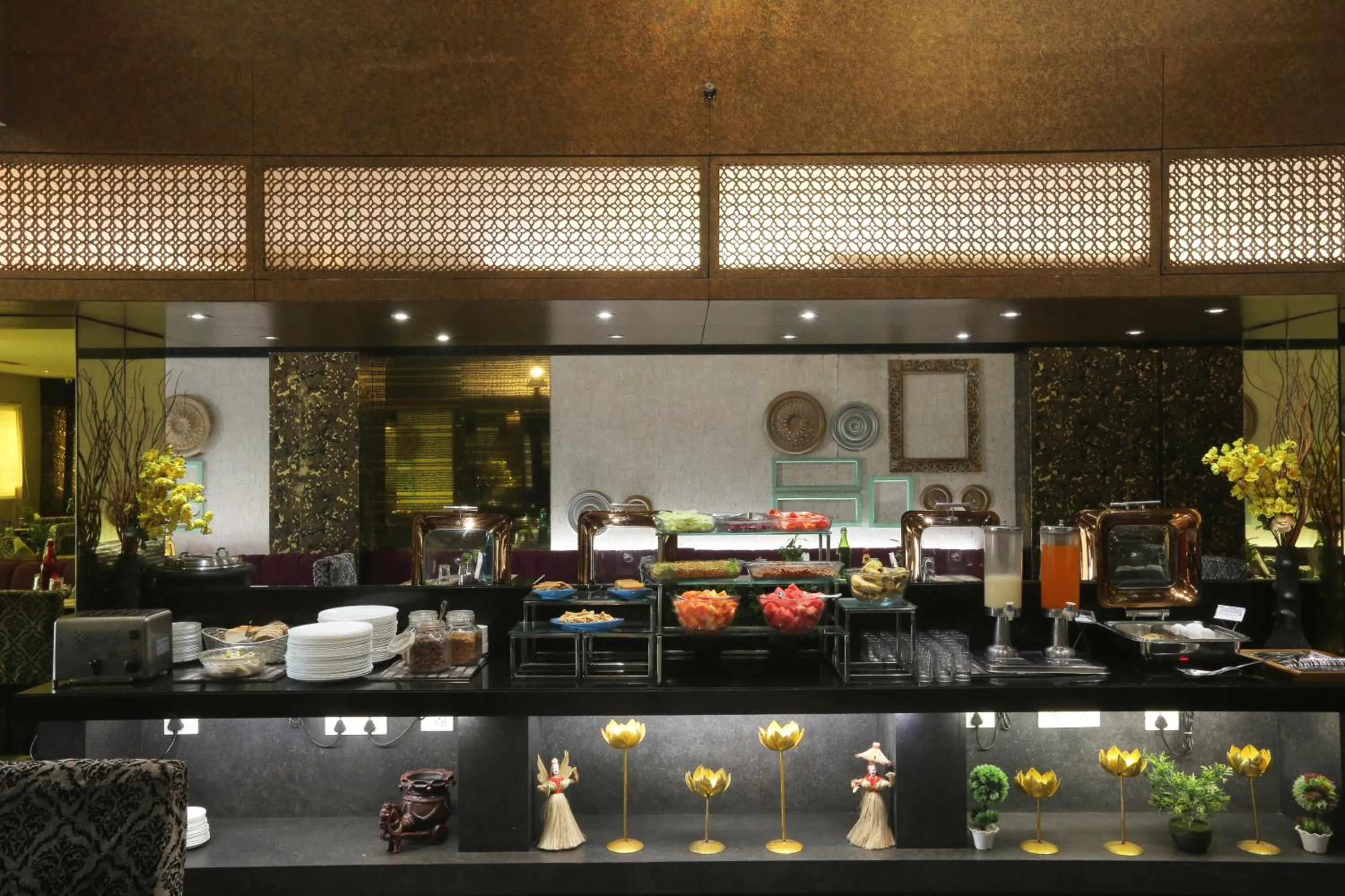 Food and drinks in Vesta Maurya Palace