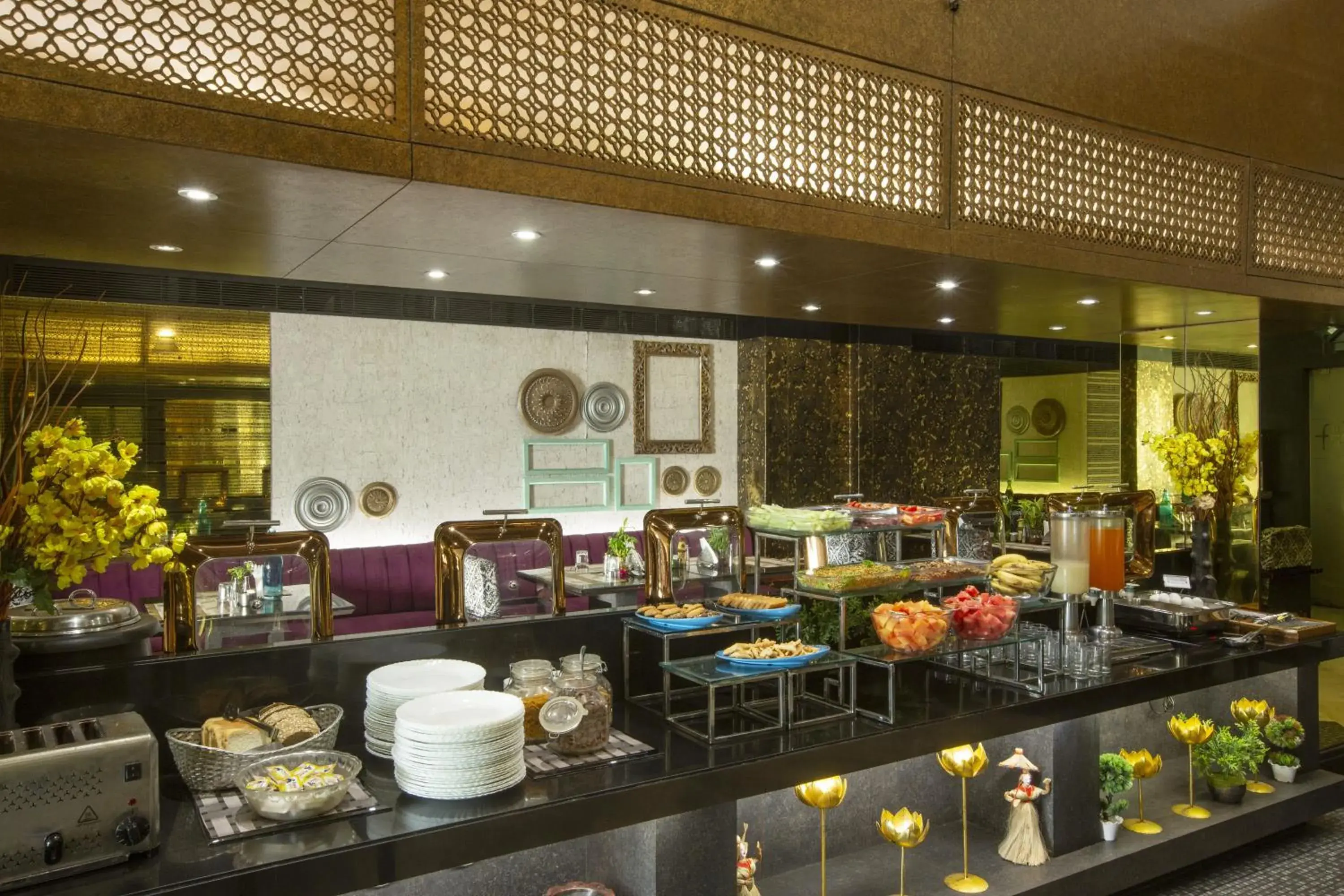 Restaurant/places to eat in Vesta Maurya Palace Restaurant/places to eat in Vesta Maurya Palace