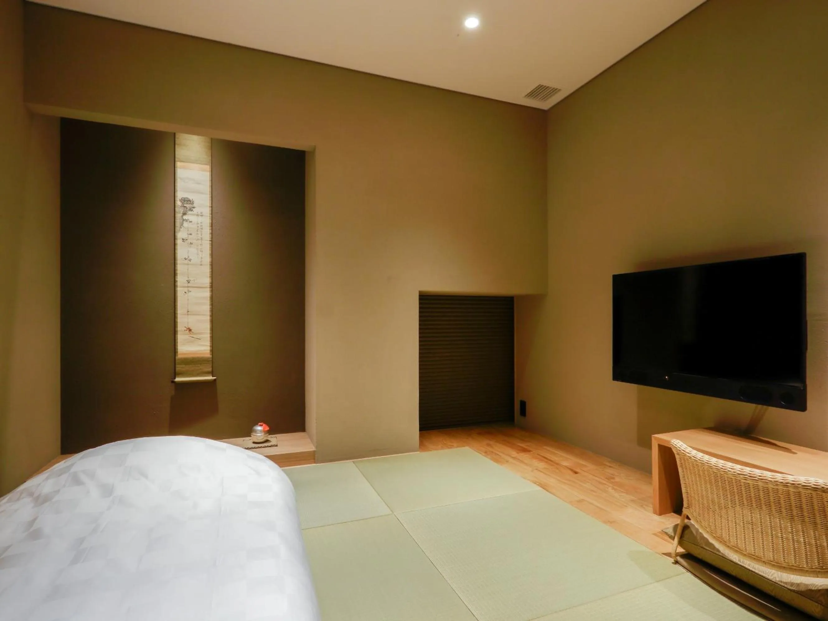 TV and multimedia, Bed in Kaminarimon Ryokan