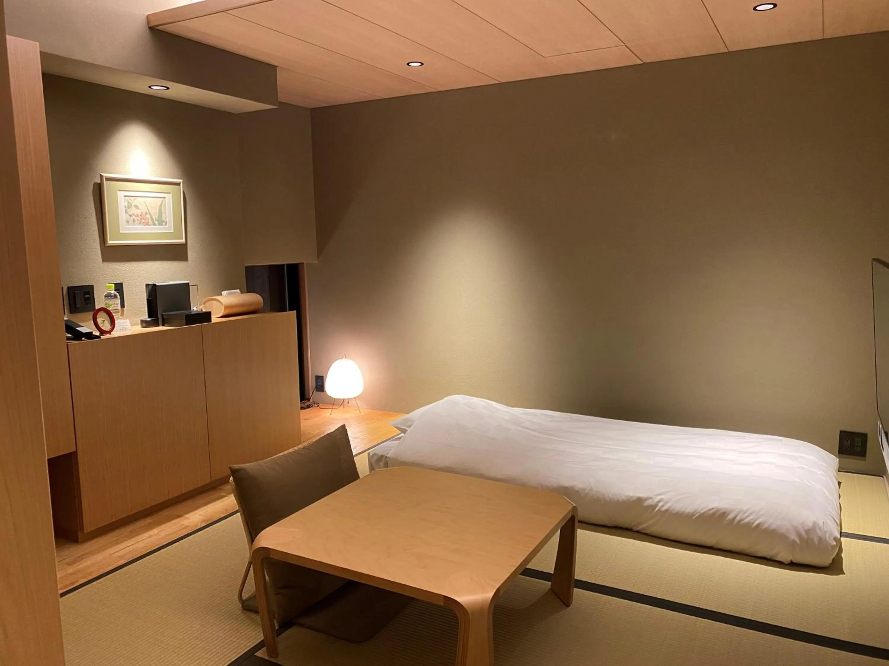 Bed in Kaminarimon Ryokan