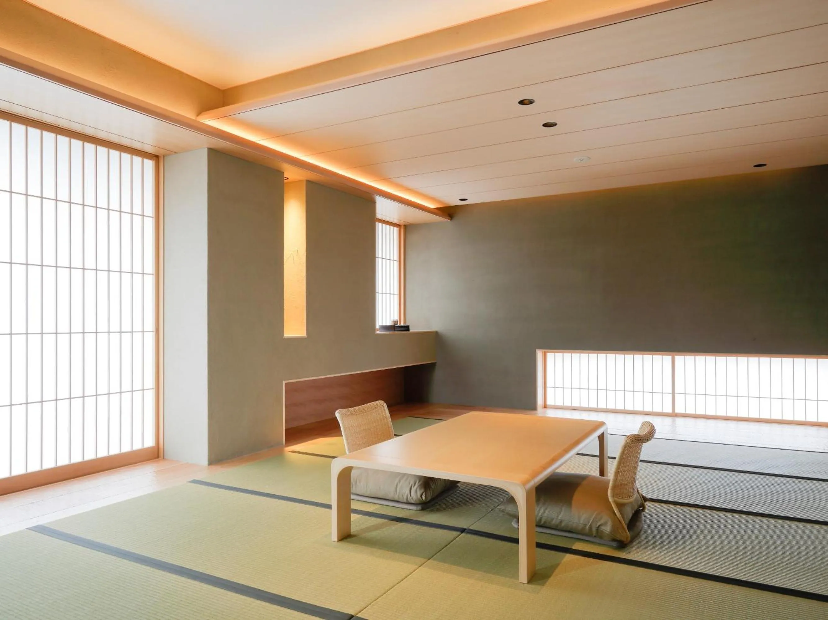 Living room in Kaminarimon Ryokan