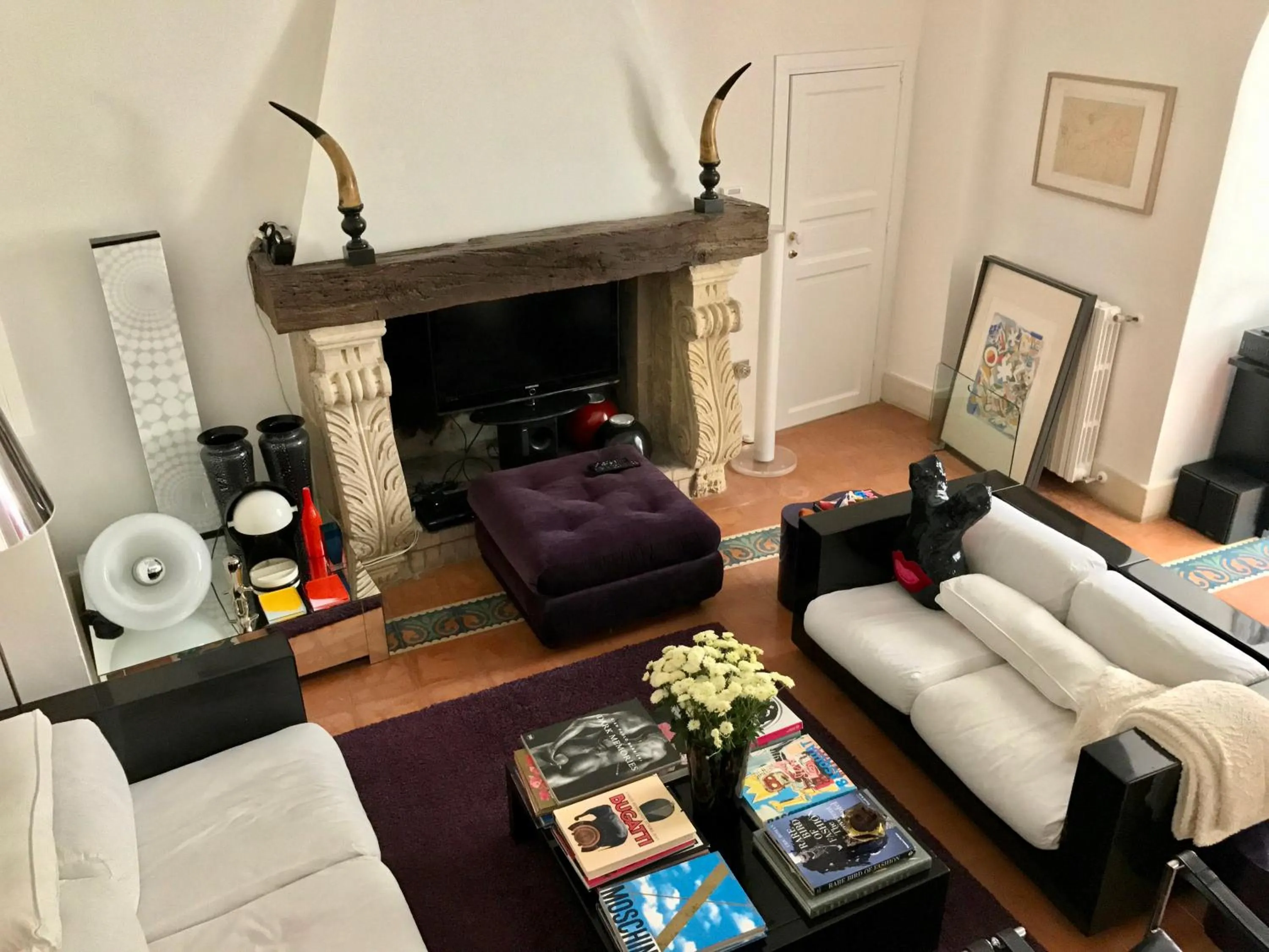 Communal lounge/ TV room, Seating Area in ART TO DESIGN B&B