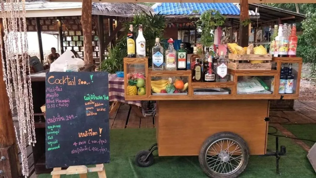 Lounge or bar in Koh Talu Island Resort