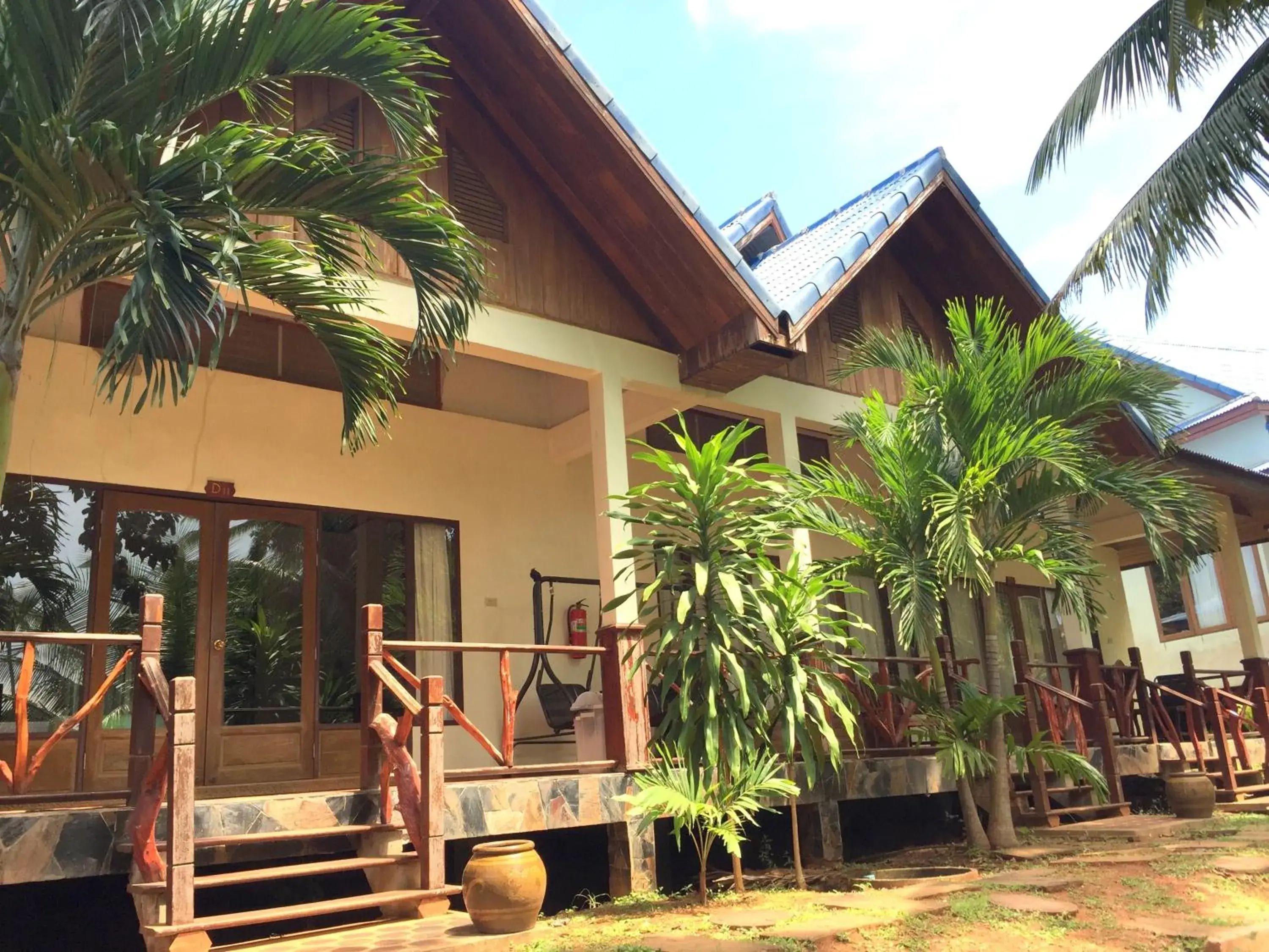 Property building in Koh Talu Island Resort Property building in Koh Talu Island Resort