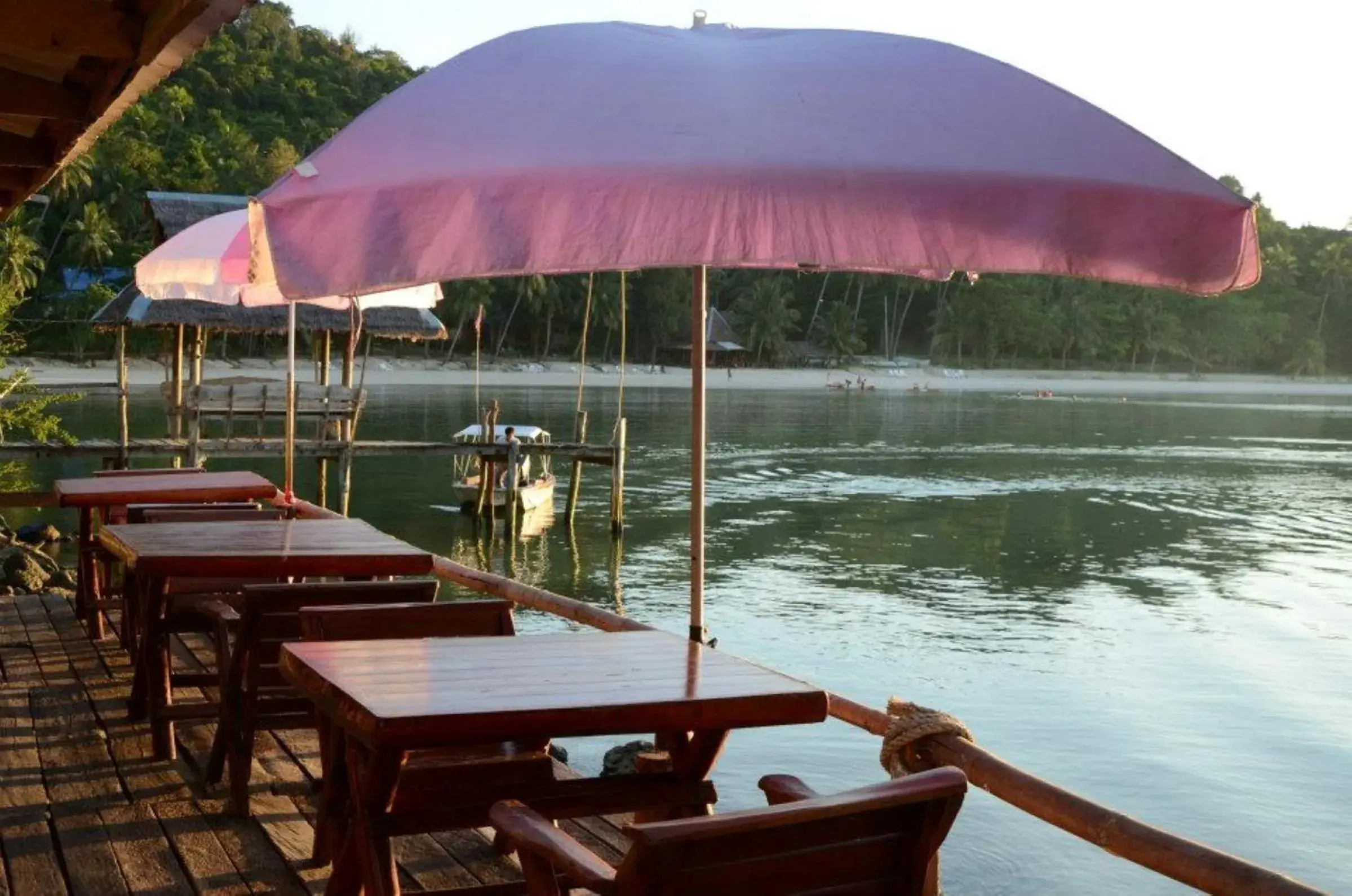 Restaurant/places to eat in Koh Talu Island Resort Restaurant/places to eat in Koh Talu Island Resort
