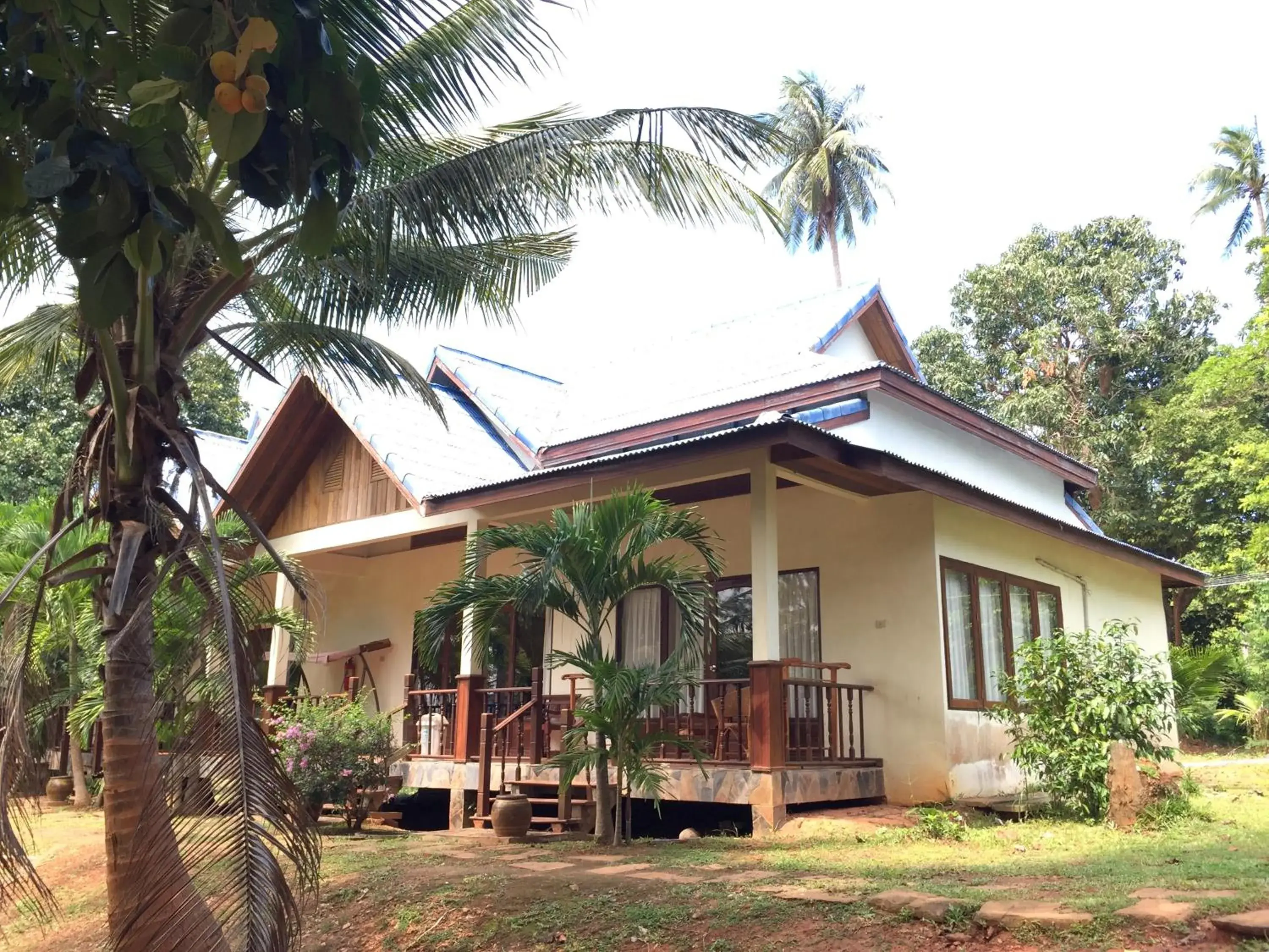 Property building in Koh Talu Island Resort Property building in Koh Talu Island Resort
