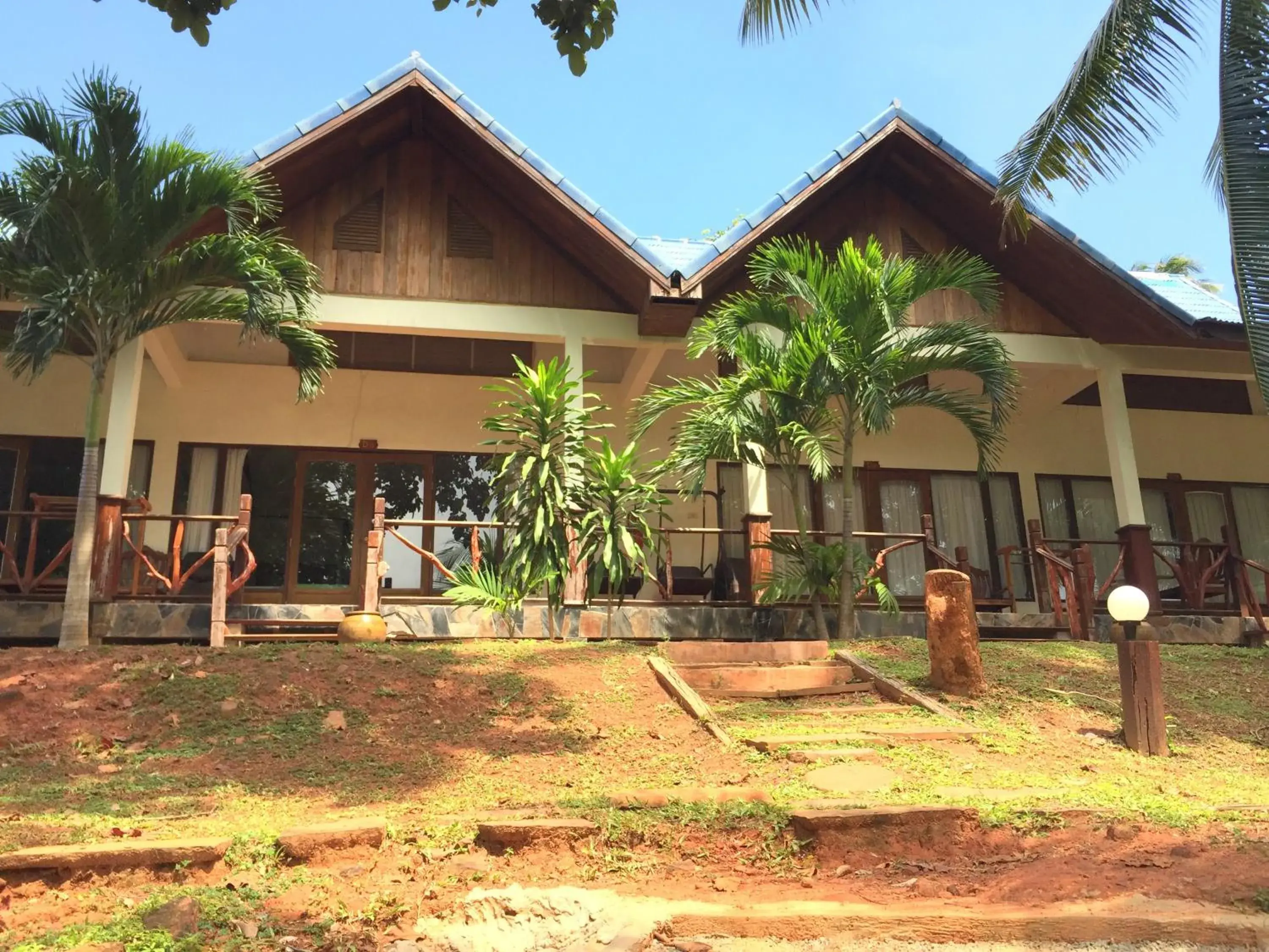 Property building in Koh Talu Island Resort Property building in Koh Talu Island Resort