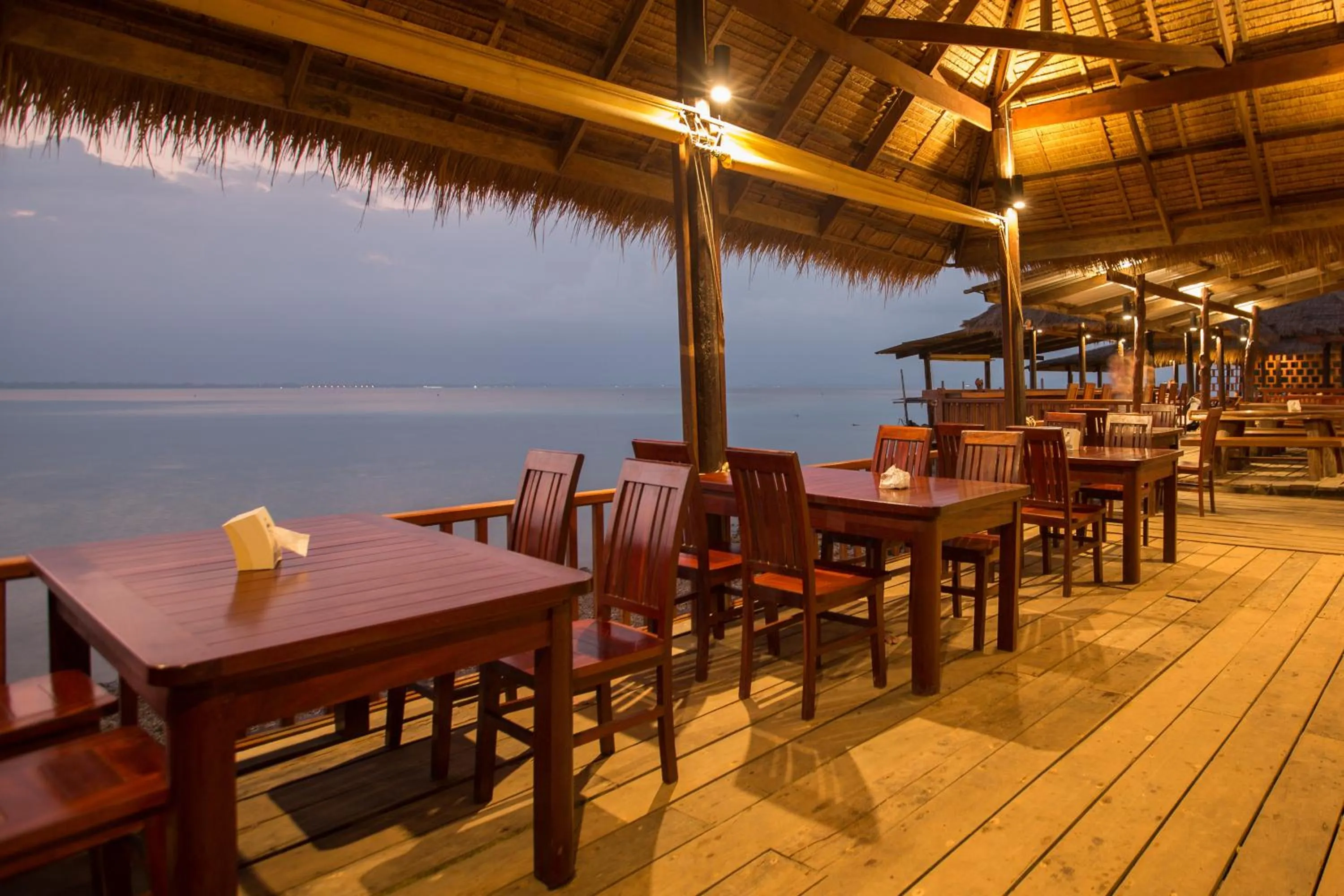 Restaurant/places to eat in Koh Talu Island Resort