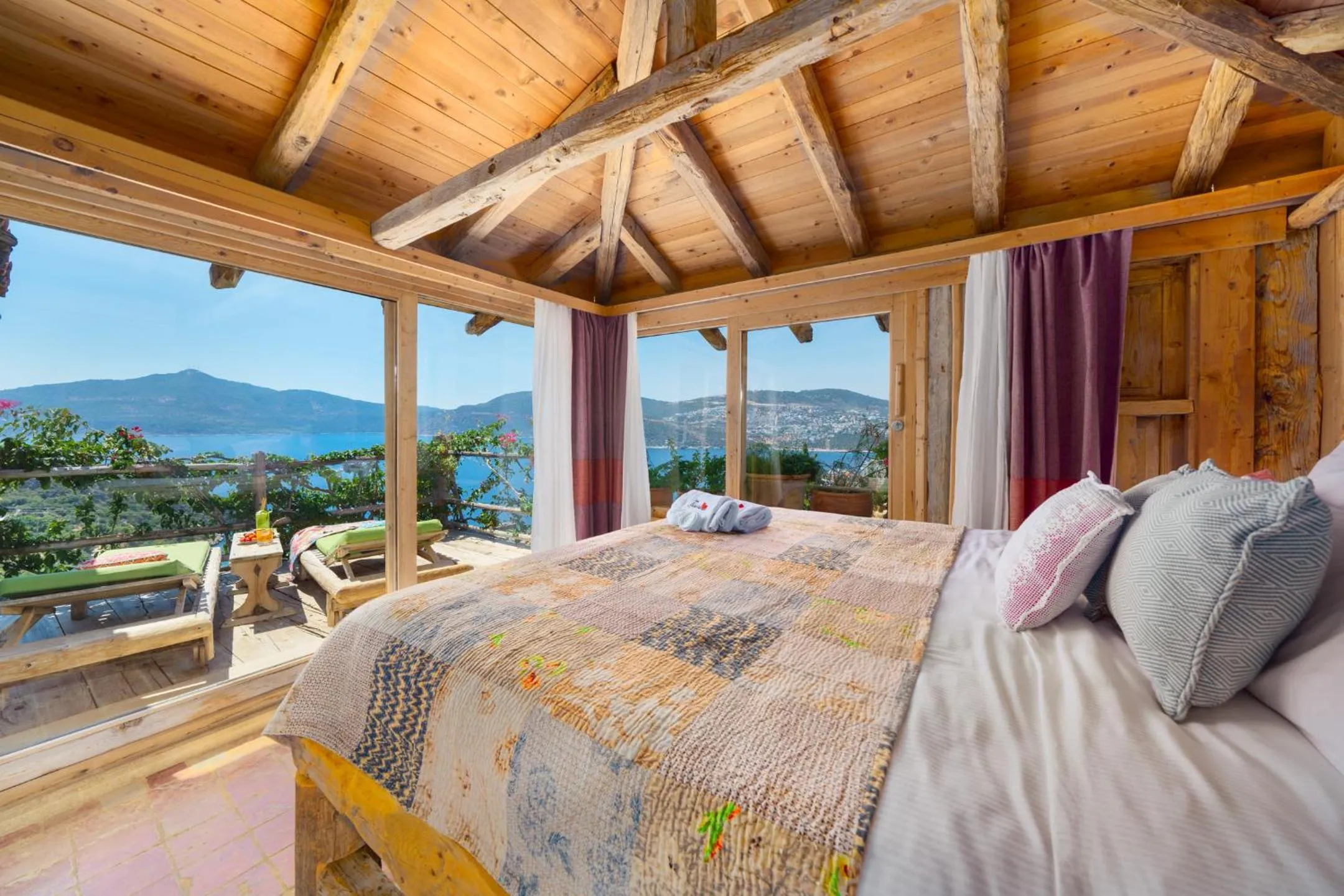 Photo of the whole room in Fidanka Hotel