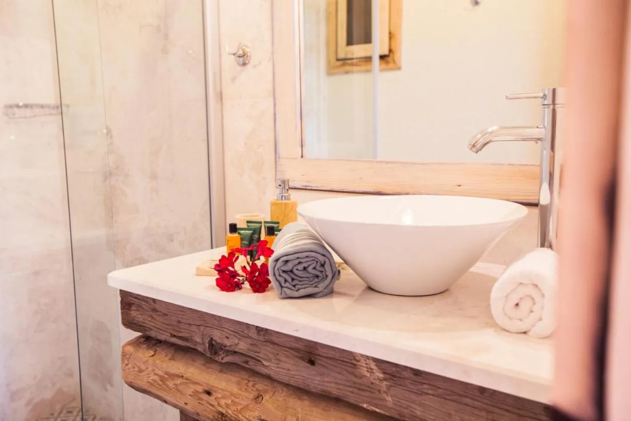 Bathroom in Fidanka Hotel