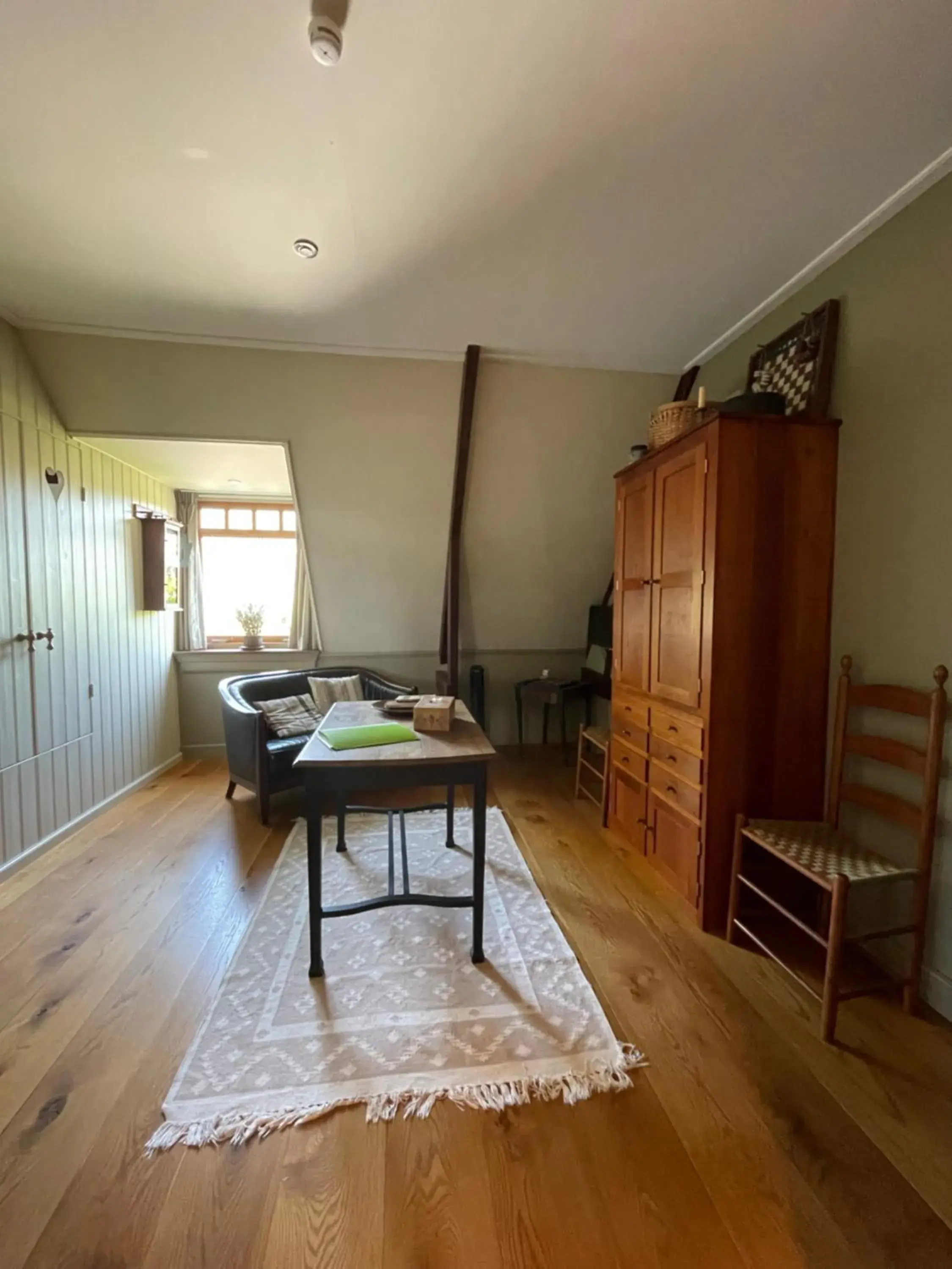 Deluxe Double Room with Balcony in Gastenkamer Boven-Langs Deluxe Double Room with Balcony in Gastenkamer Boven-Langs